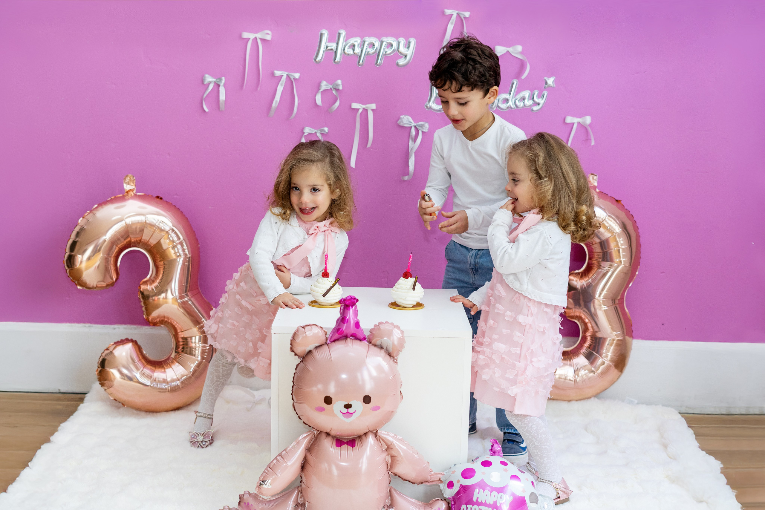 Maggie et Rosie 3 ans. Petit trésor photos de famille, grossesse et nouveau-né à Roanne