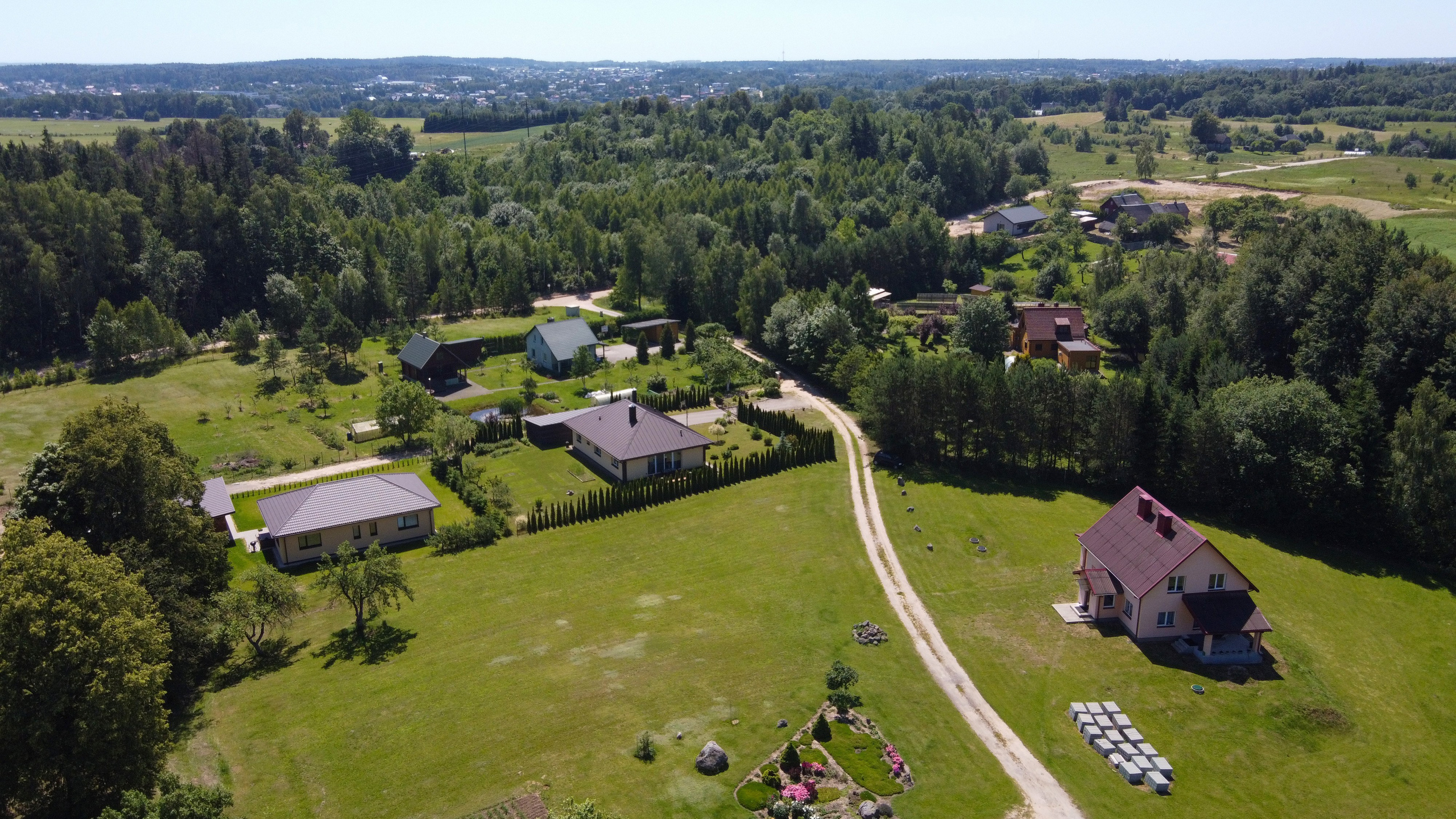 Žudiškių k. Ežero g. 70, Rešes sen. Elina Sapiega fotografė Vilniuje