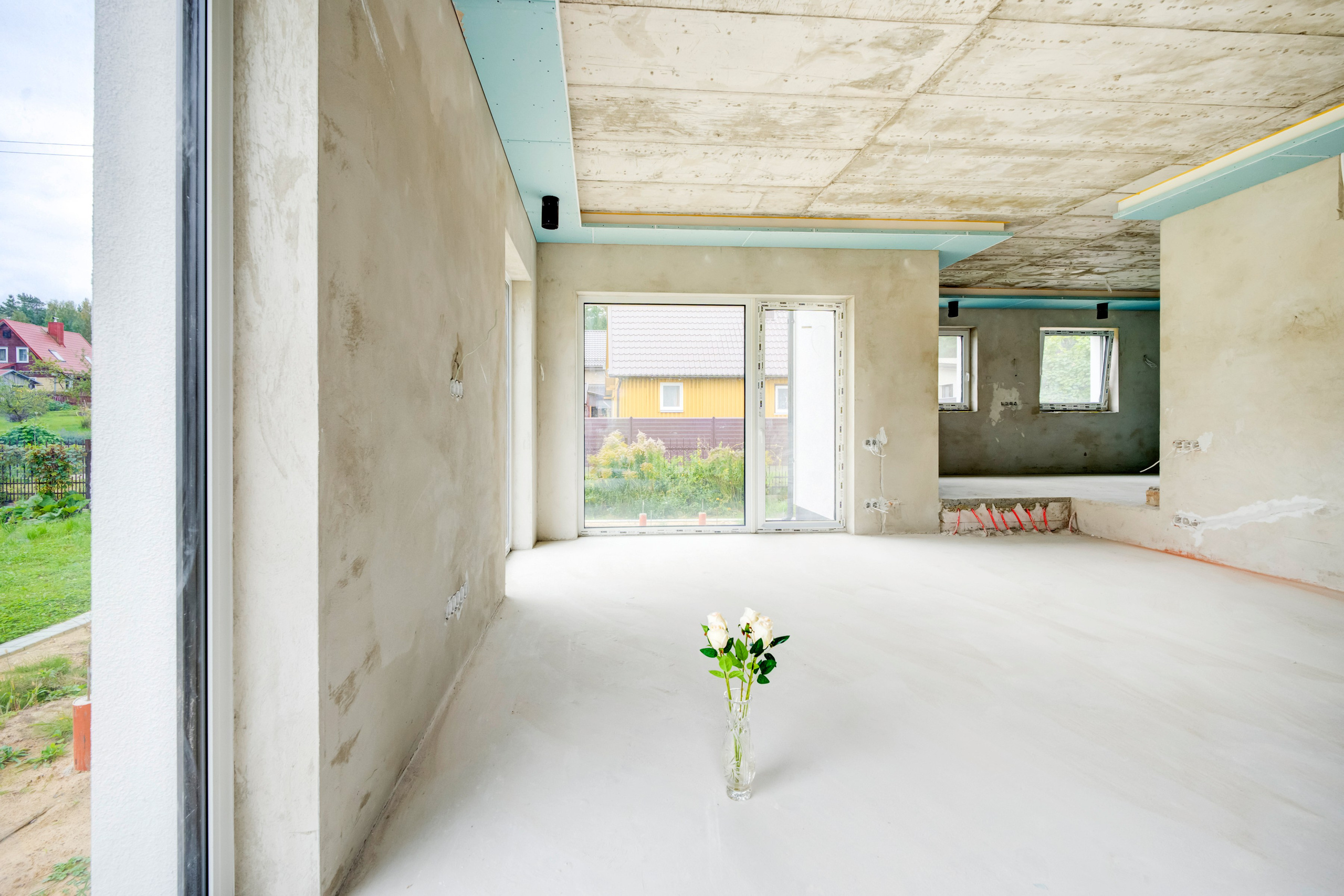 Pagubės sodų 11-oji 16, Vilnius. Namas su nepilna apdaila. Elina Sapiega fotografė Vilniuje