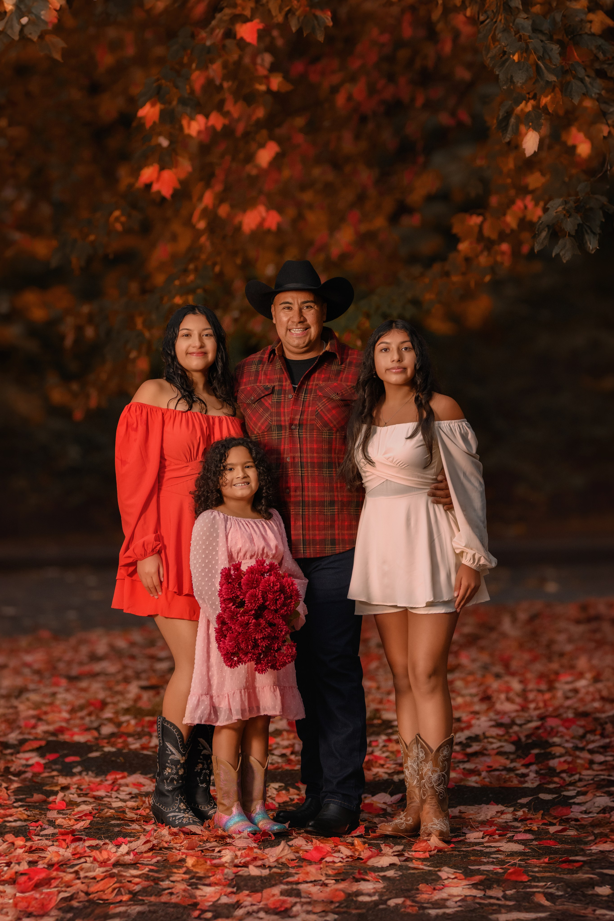 Yissel and her family. Wedding & family photography in Seattle area. Helen Michelle photographer