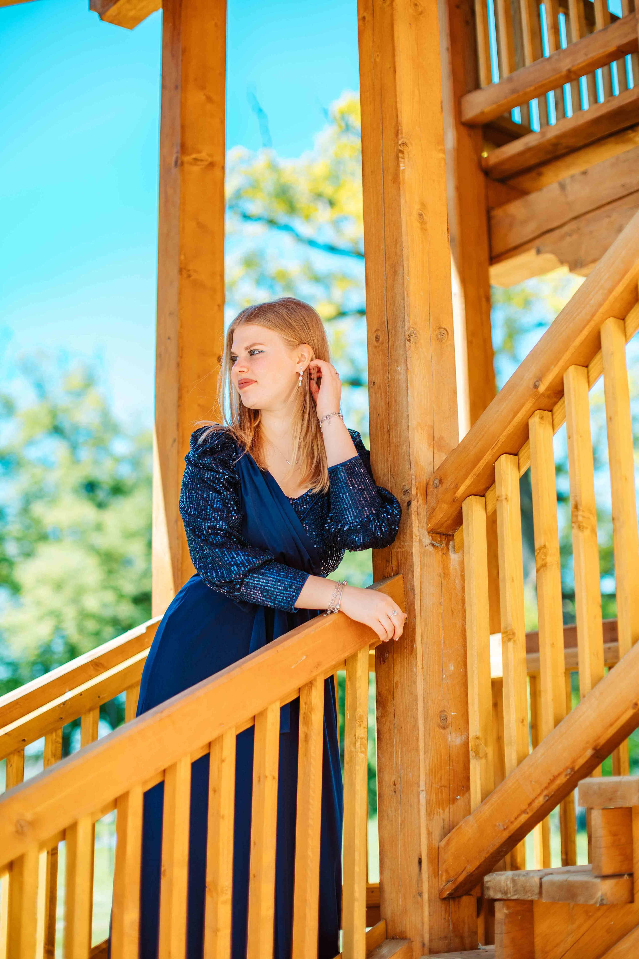 12F — Pedagogic. Contrast Studio