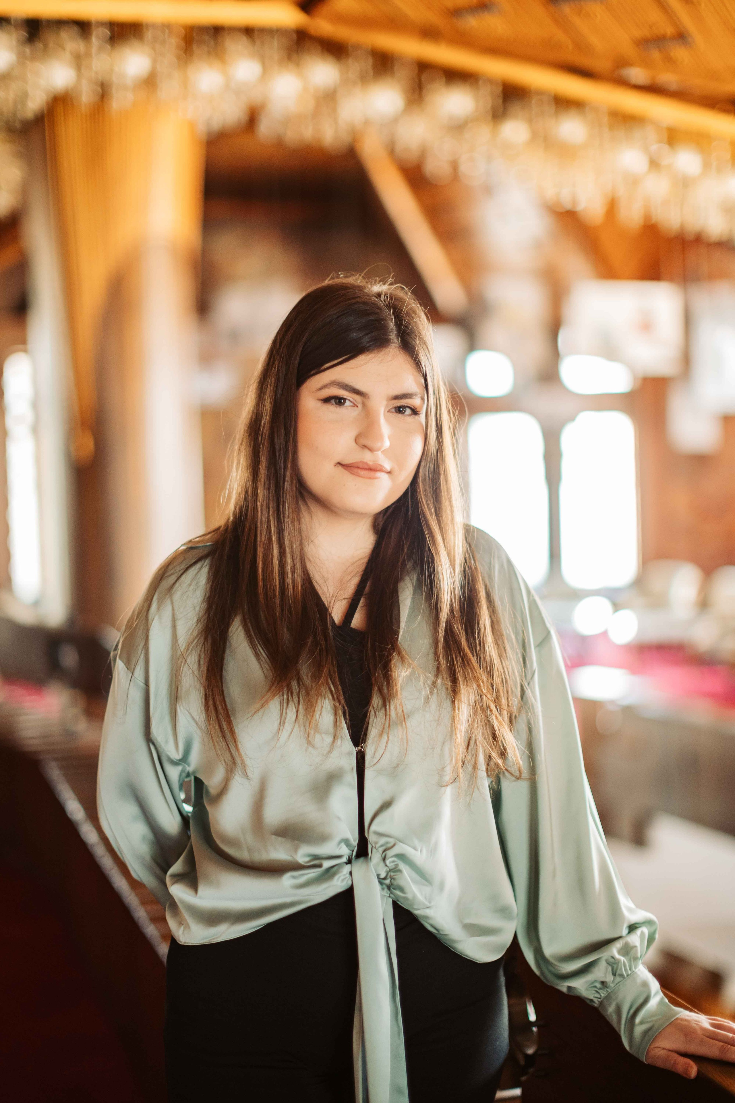 12C — Unirea. Contrast Studio