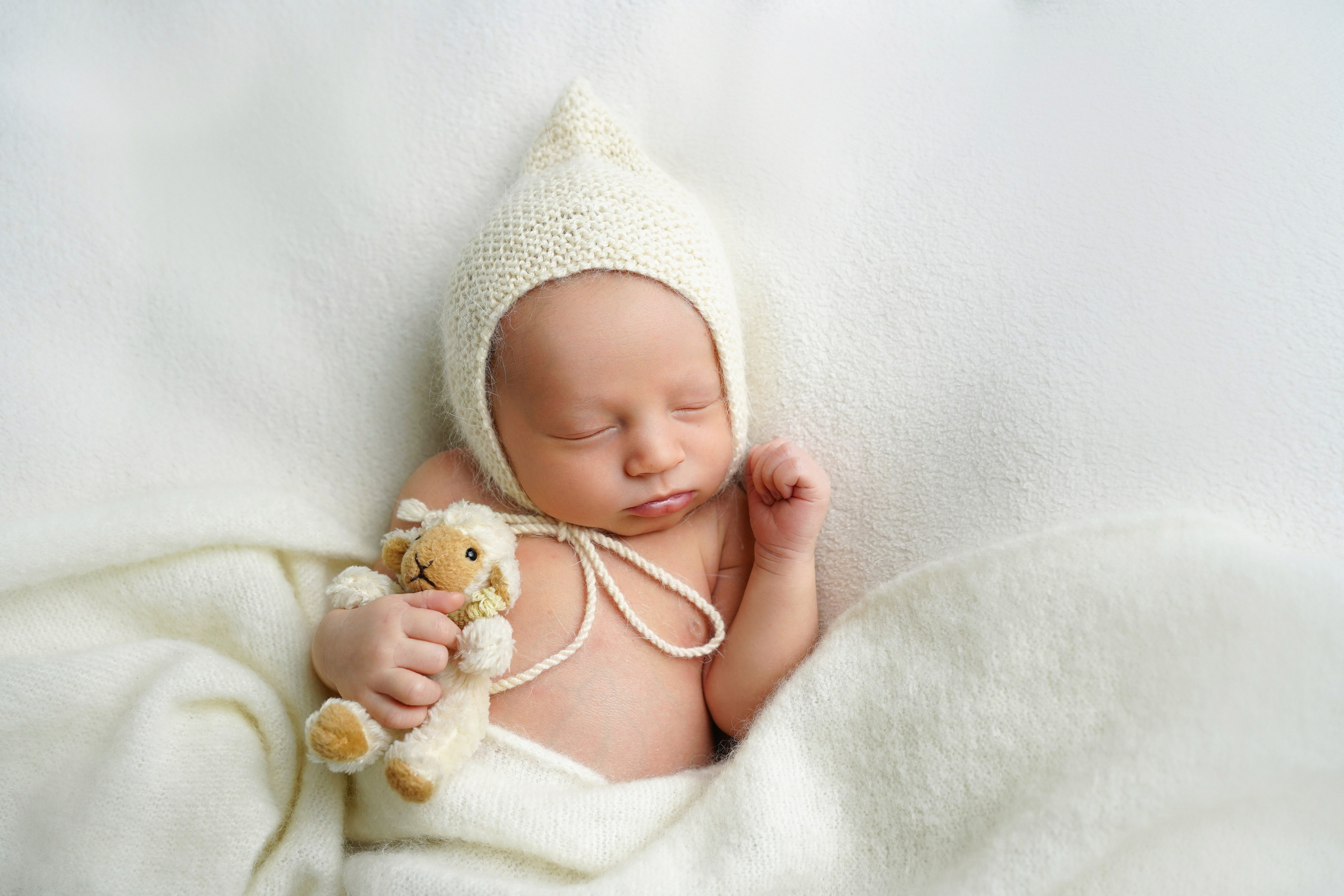 Newborn „HOME“. Neugeborenenfotografin und Retoucher in Augsburg Nastassia Schneider
