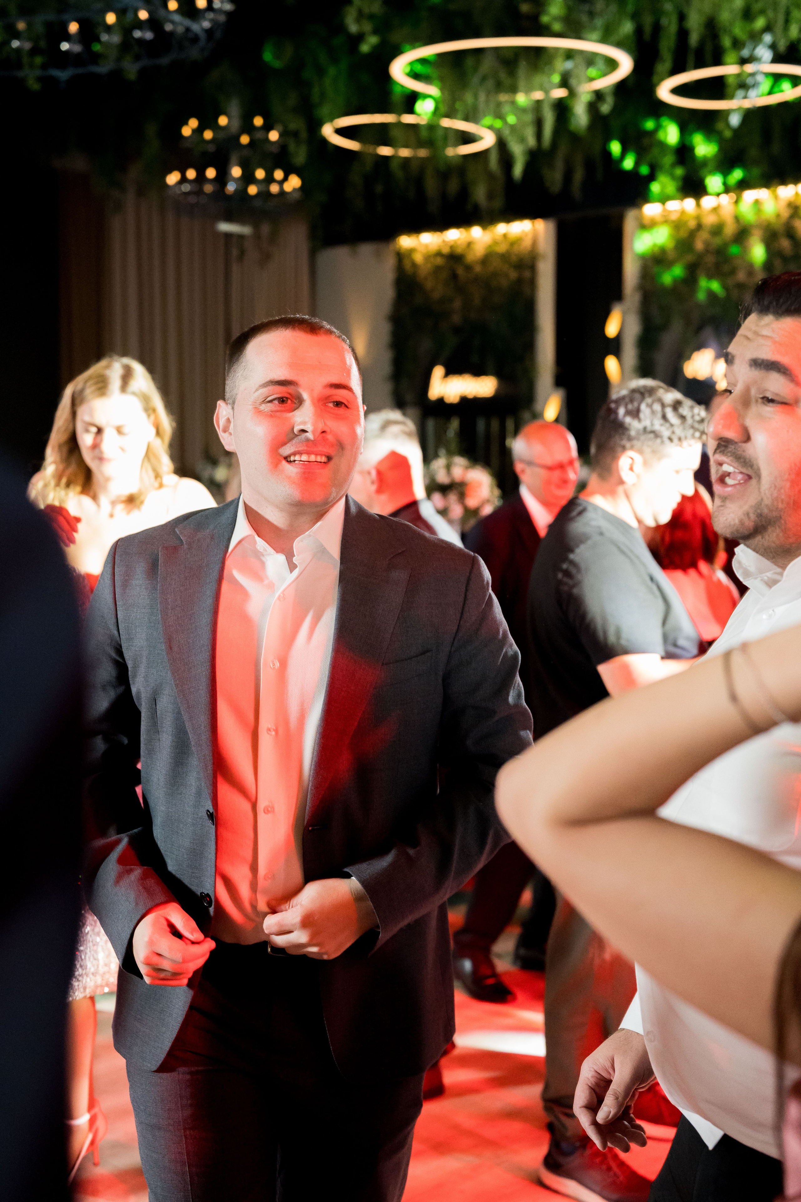 PARTY. Gabriel Florea — Fotograf nuntă București