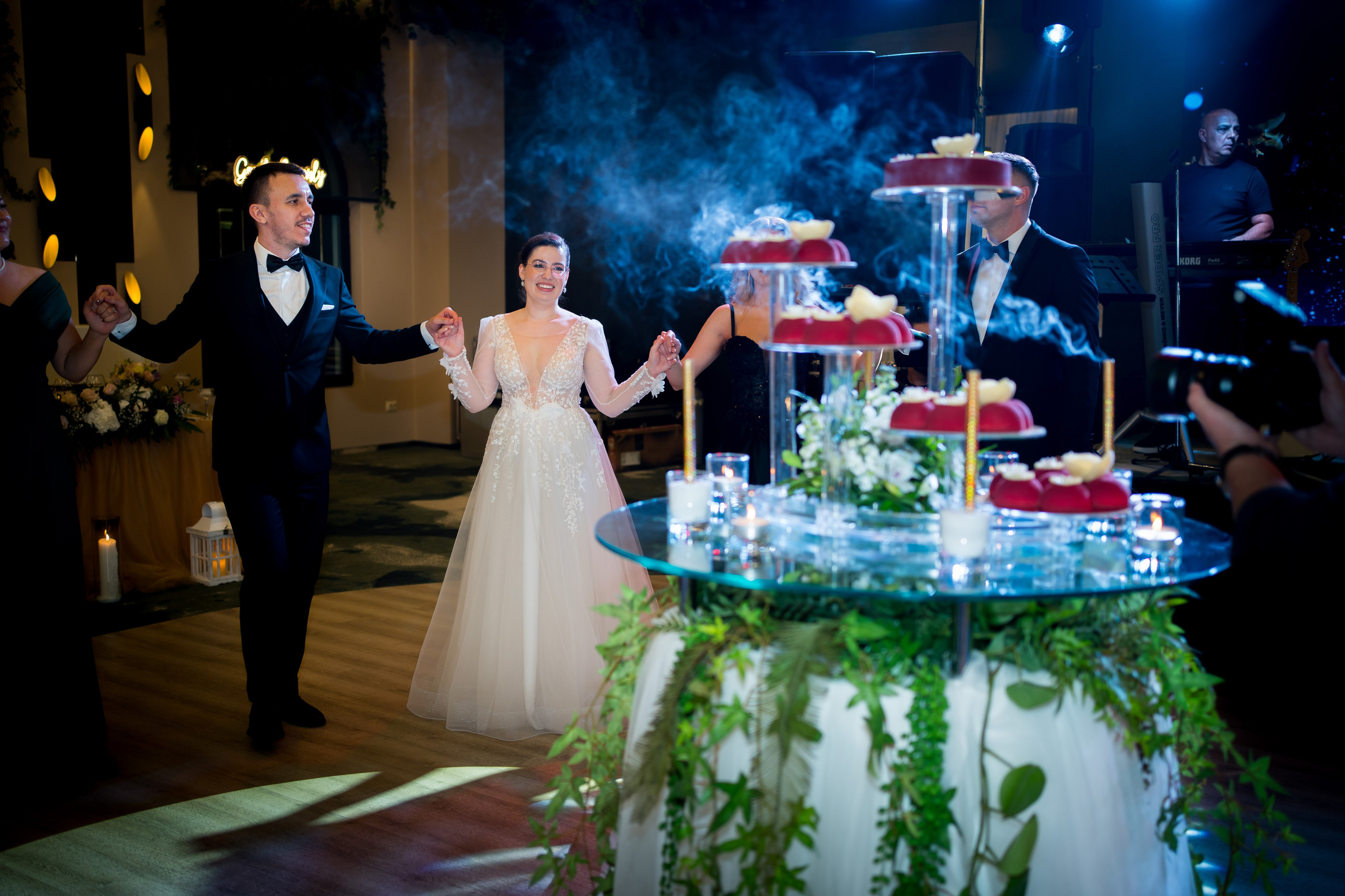 PARTY. Gabriel Florea — Fotograf nuntă București