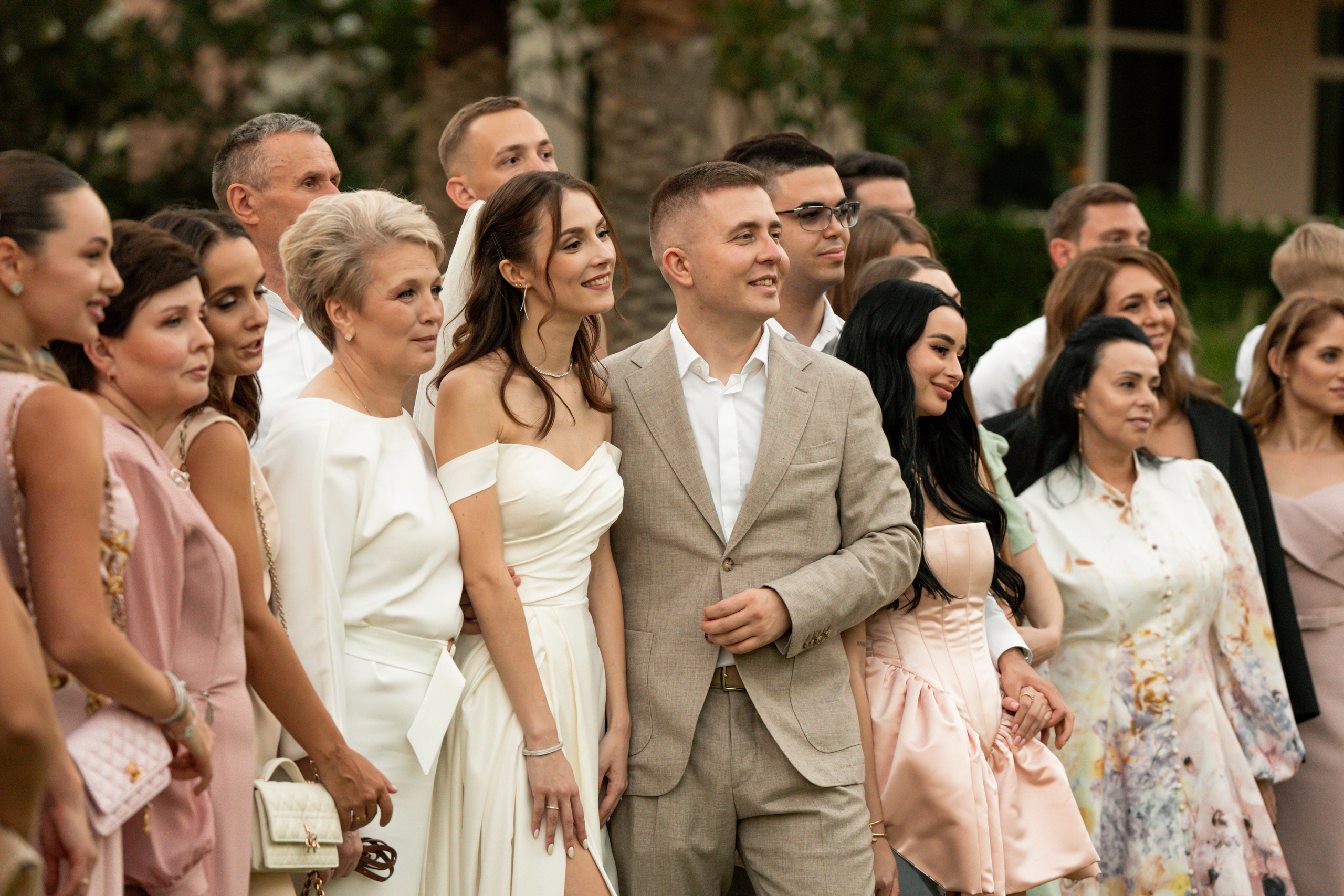 WEDDING. Photo and video production. Editing & retouching services. Training