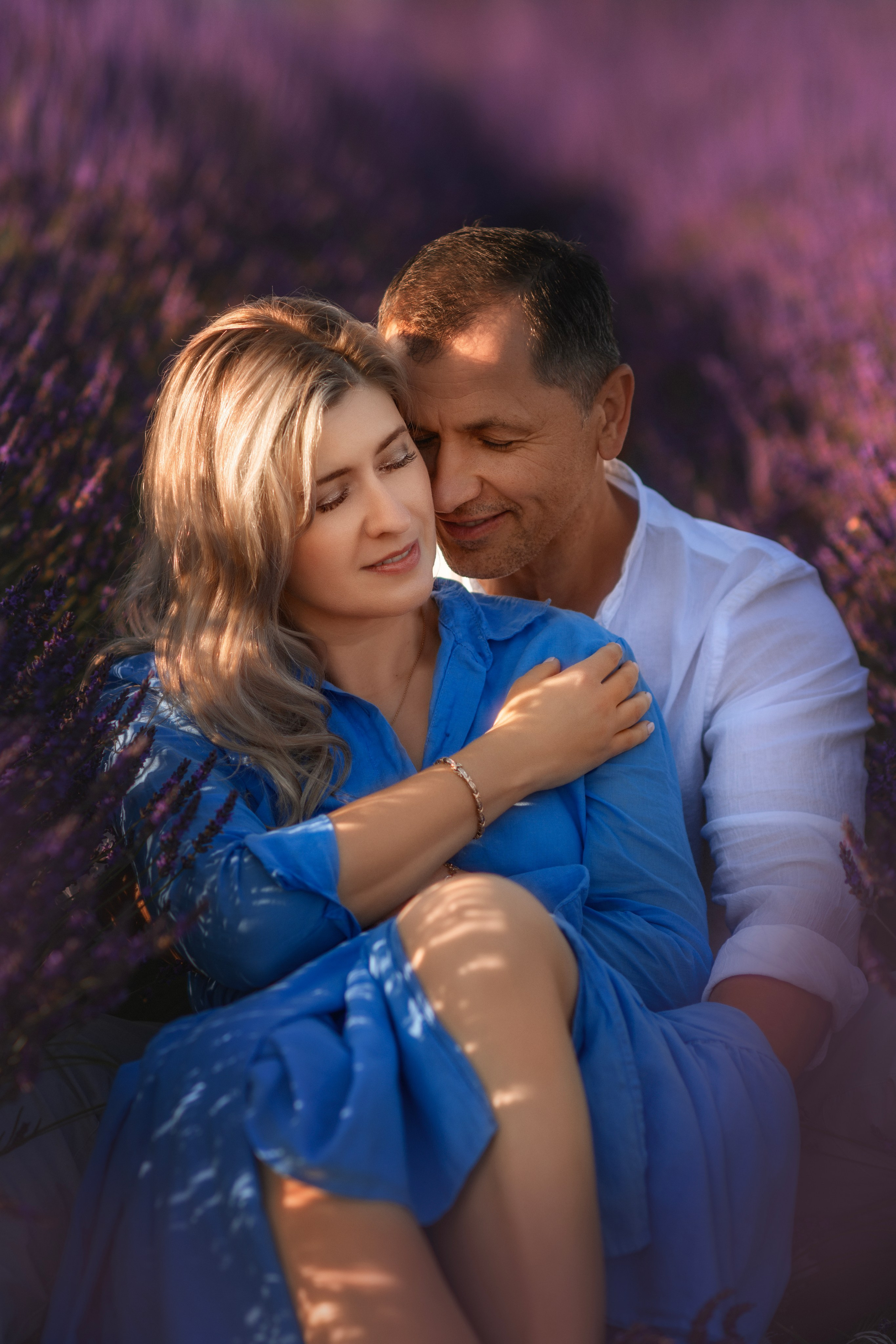 Love Story in lavender. Wedding & portrait photography in the Seattle Area. Helen Michelle photographer