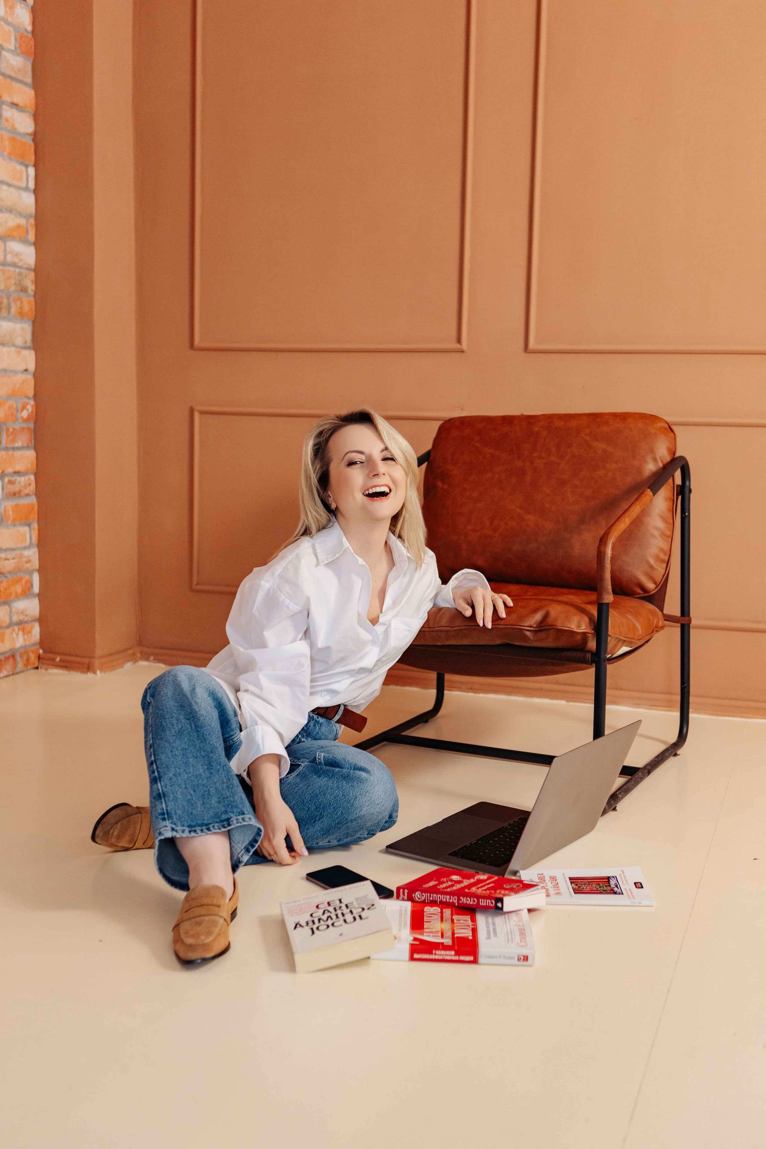 Laura. Cristina Andronache fotograf Brașov fotograf de familie fotograf de nunta Brașov