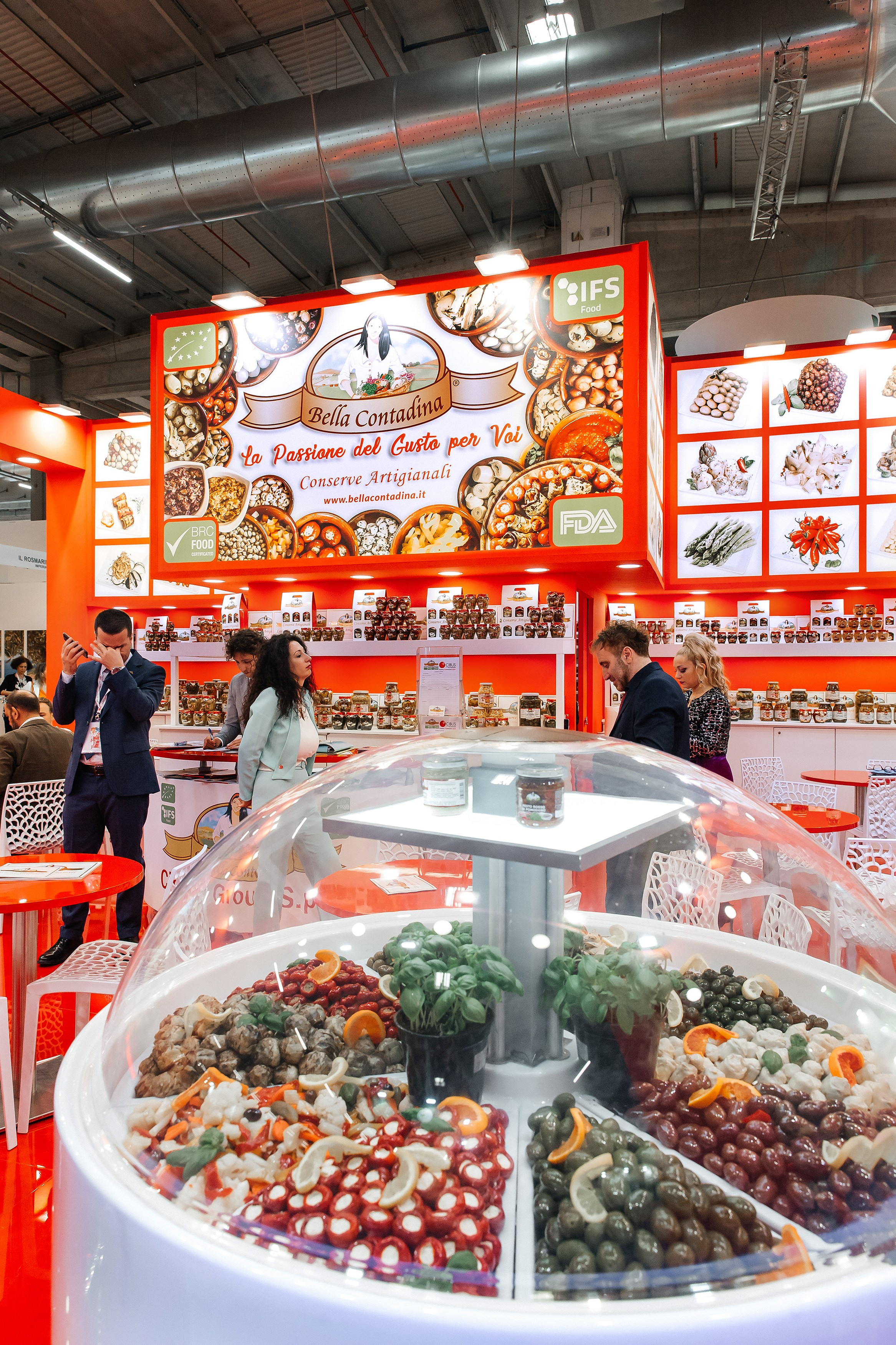 Stand dell'azienda BELLA CONTADINA  alla fiera Cibus 2024 a Parma