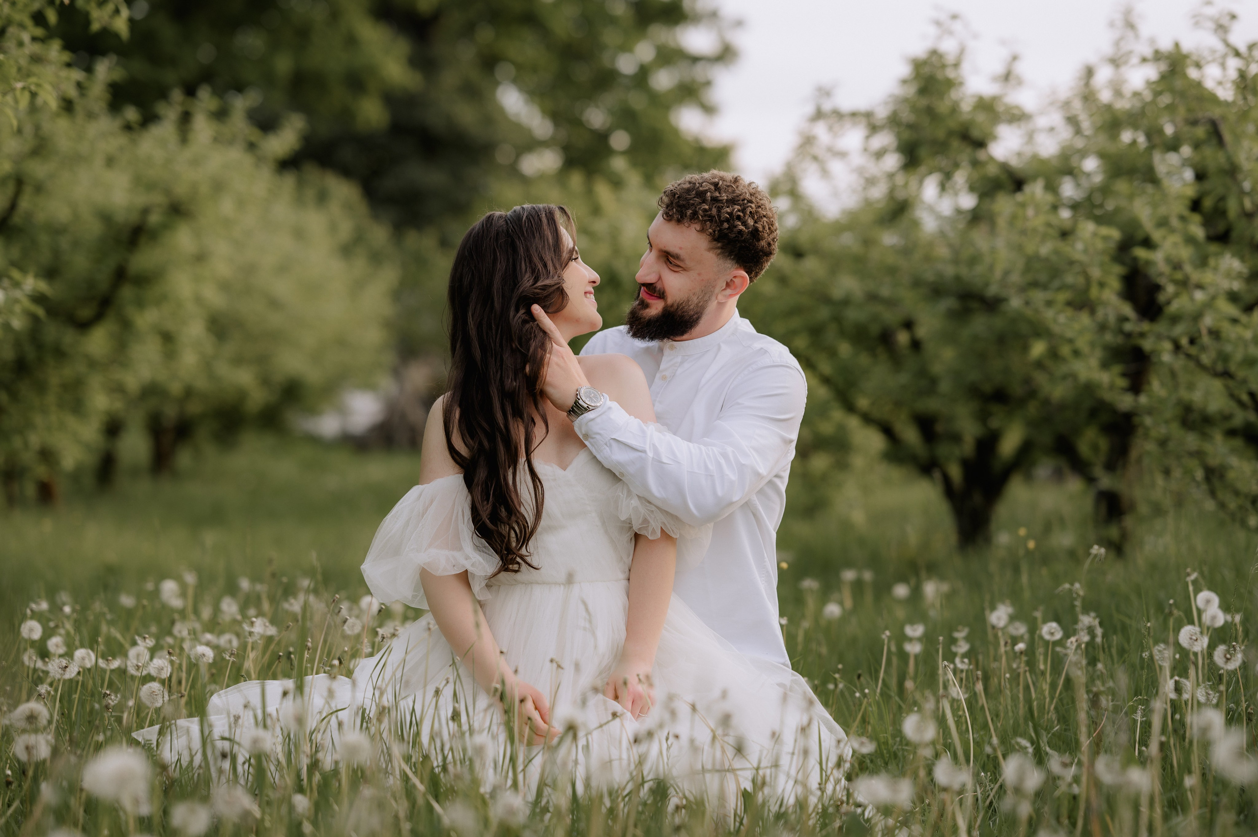 Magda + Andrei | Lovers in the garden. Proud Vision Weddings | Wedding Photography & Film — Servicii profesionale Foto Video Nunta Iasi