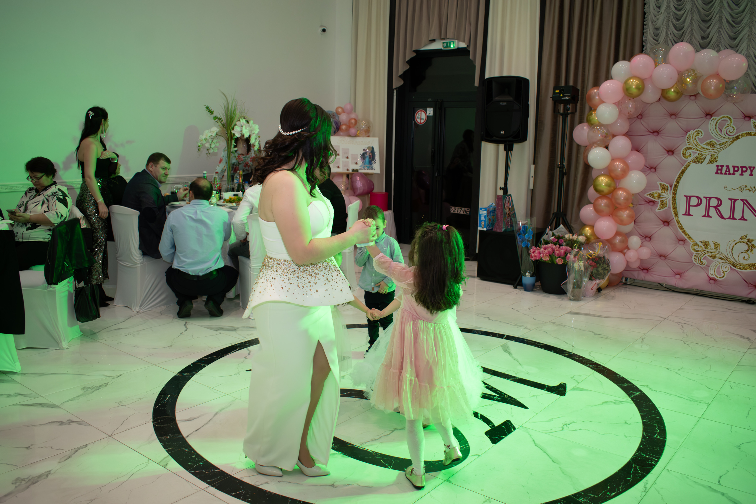 Happy Birthday. Fotograful și Cameramanul familiei dvs în Franța Paul Photographer