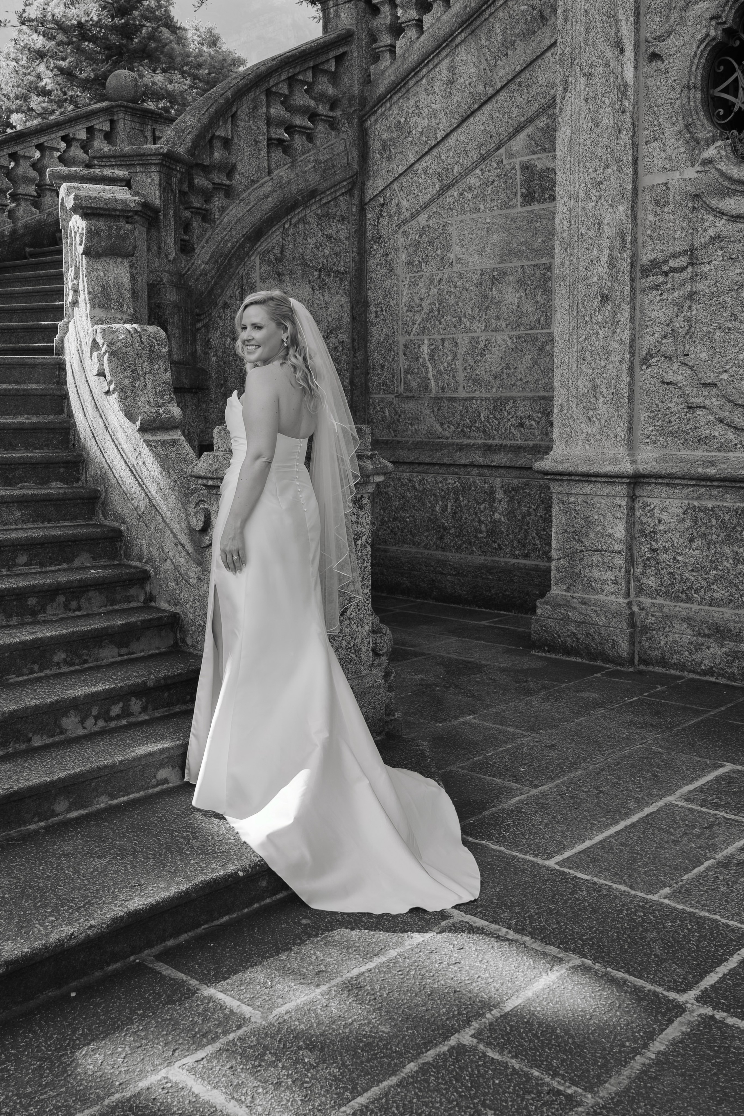 ASHLEY AND RENZO _LAKE COMO. PHOTOGRAPHER IN ITALY
