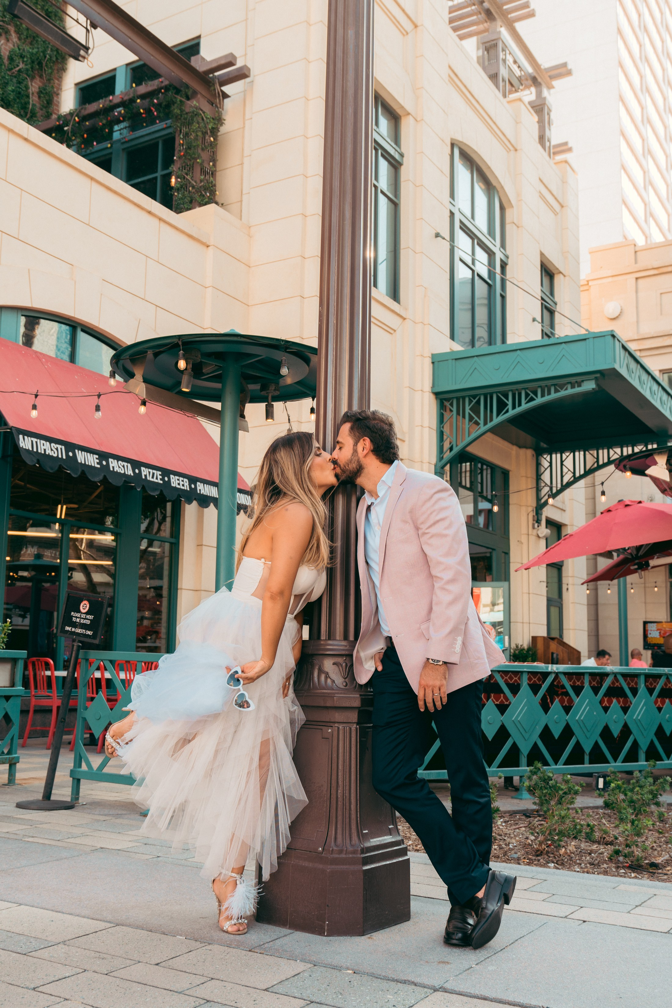 Paulina&Manuel. Wedding & elopement photographer Viktoriya Kravtsov. Las Vegas