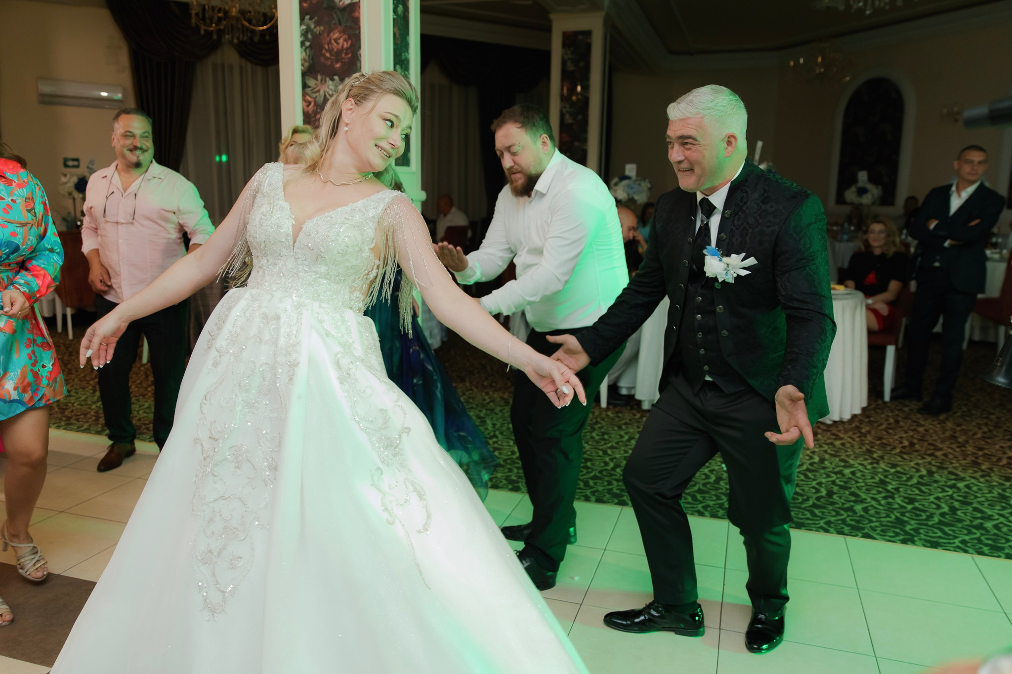 Mihai & Oana. Servicii foto-video profesionale, pentru momente de neuitat