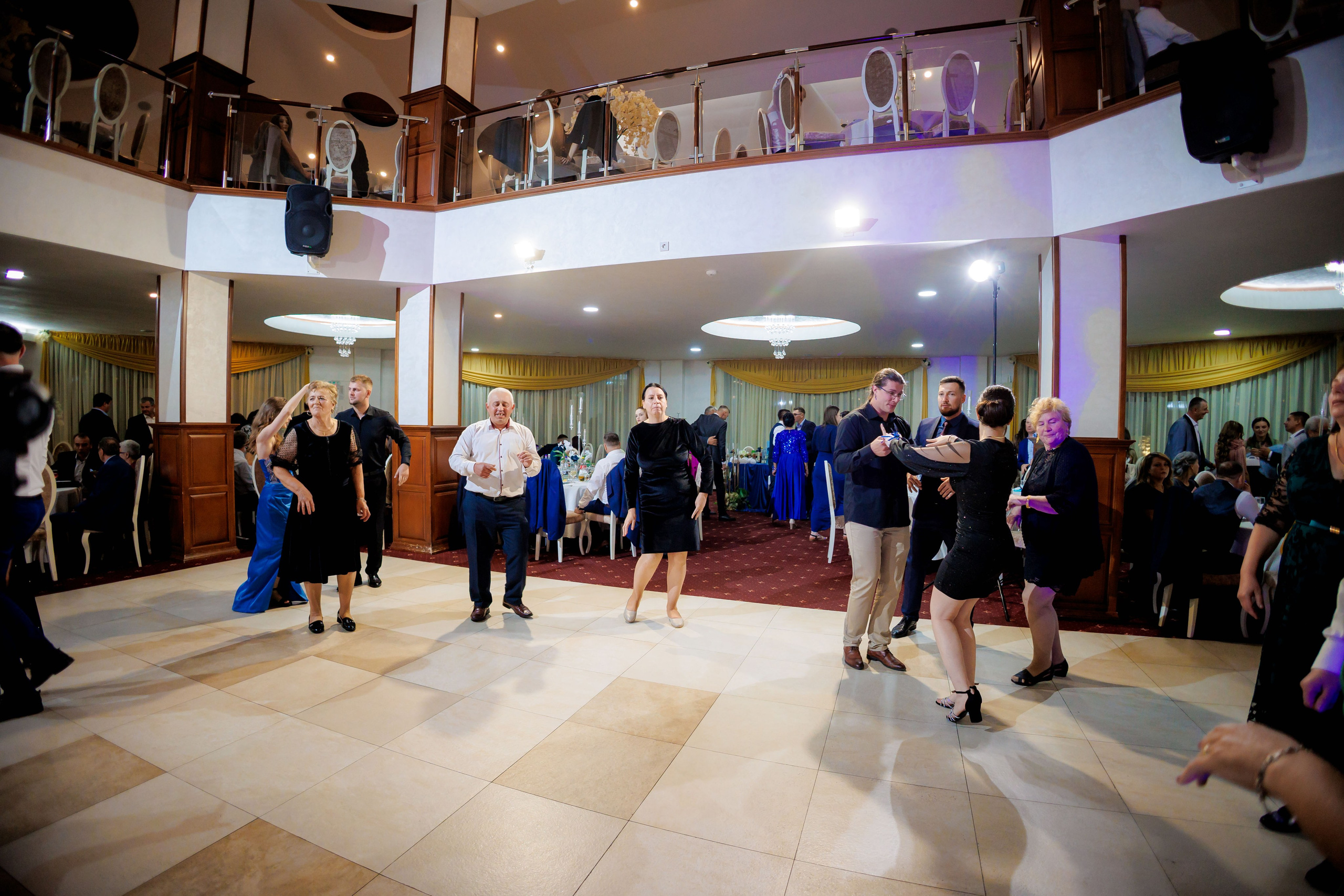 Loredana & Emilian – Ziua Nunții | Videografie - fotografie Botez Suceava, Iași, Botoșani. Servicii foto-video profesionale, pentru momente de neuitat