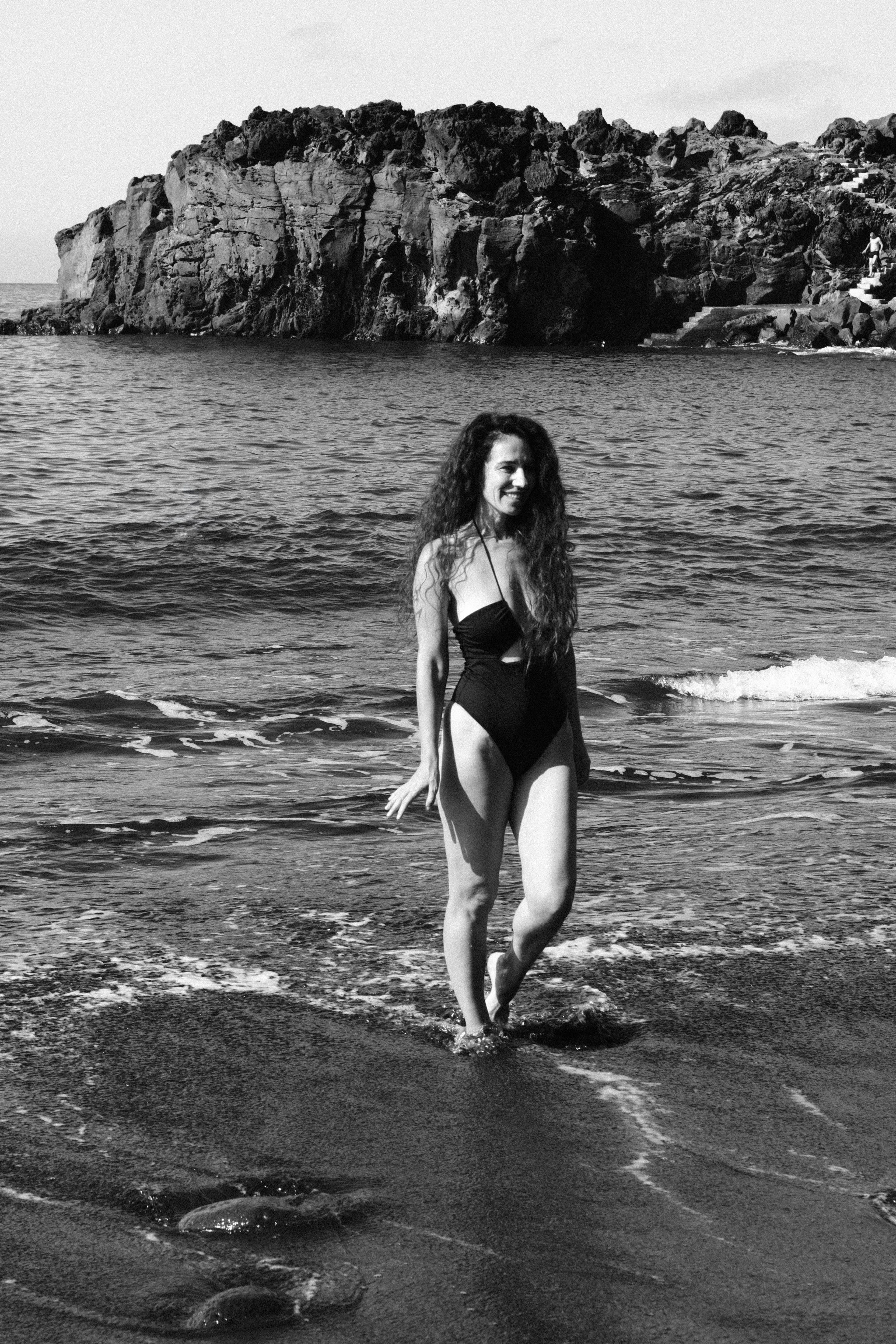 Meggy Câmara de Lobos + ocean. Portrait photographer in Madeira — Marina Shtukina