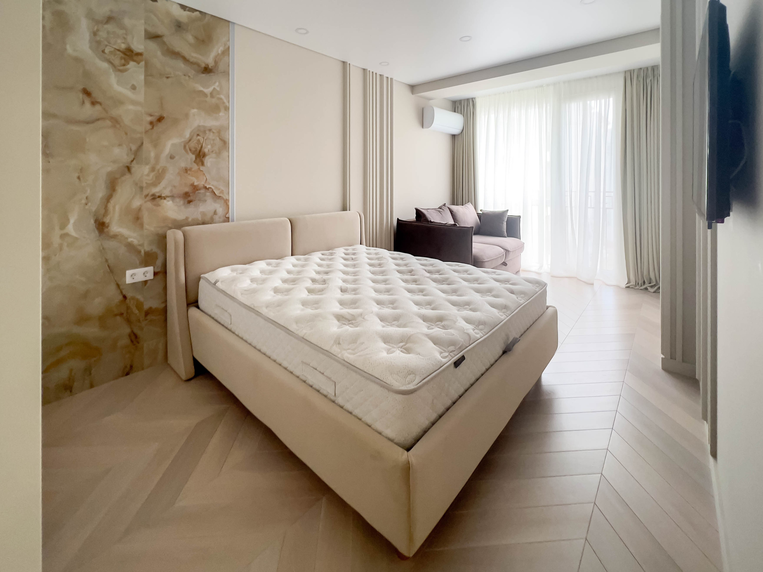 Flat. Fotograf Dmitrii Donets