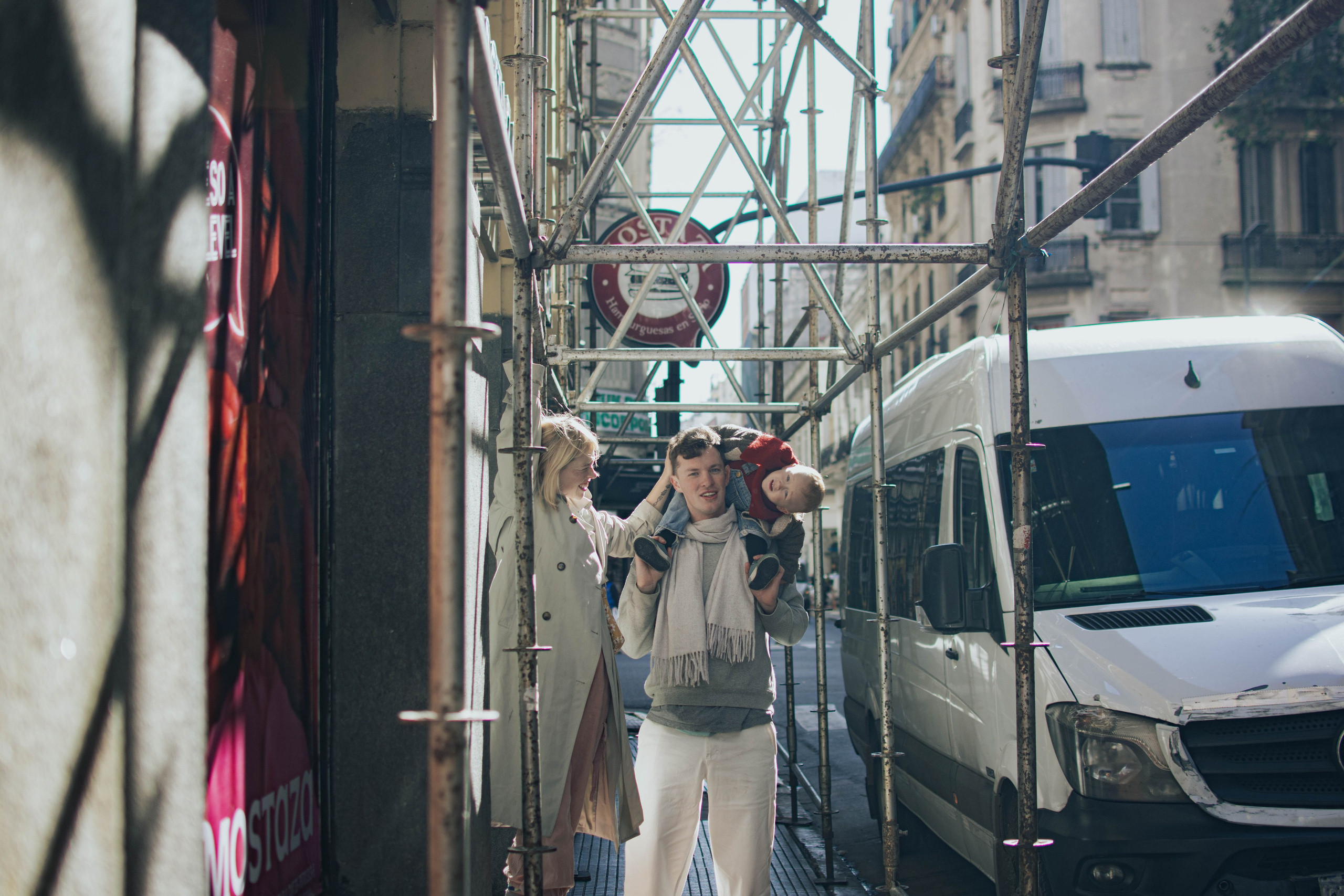 Family photo shoot. Buenos Aires. Photographer @elmirkami in the city of Buenos Aires