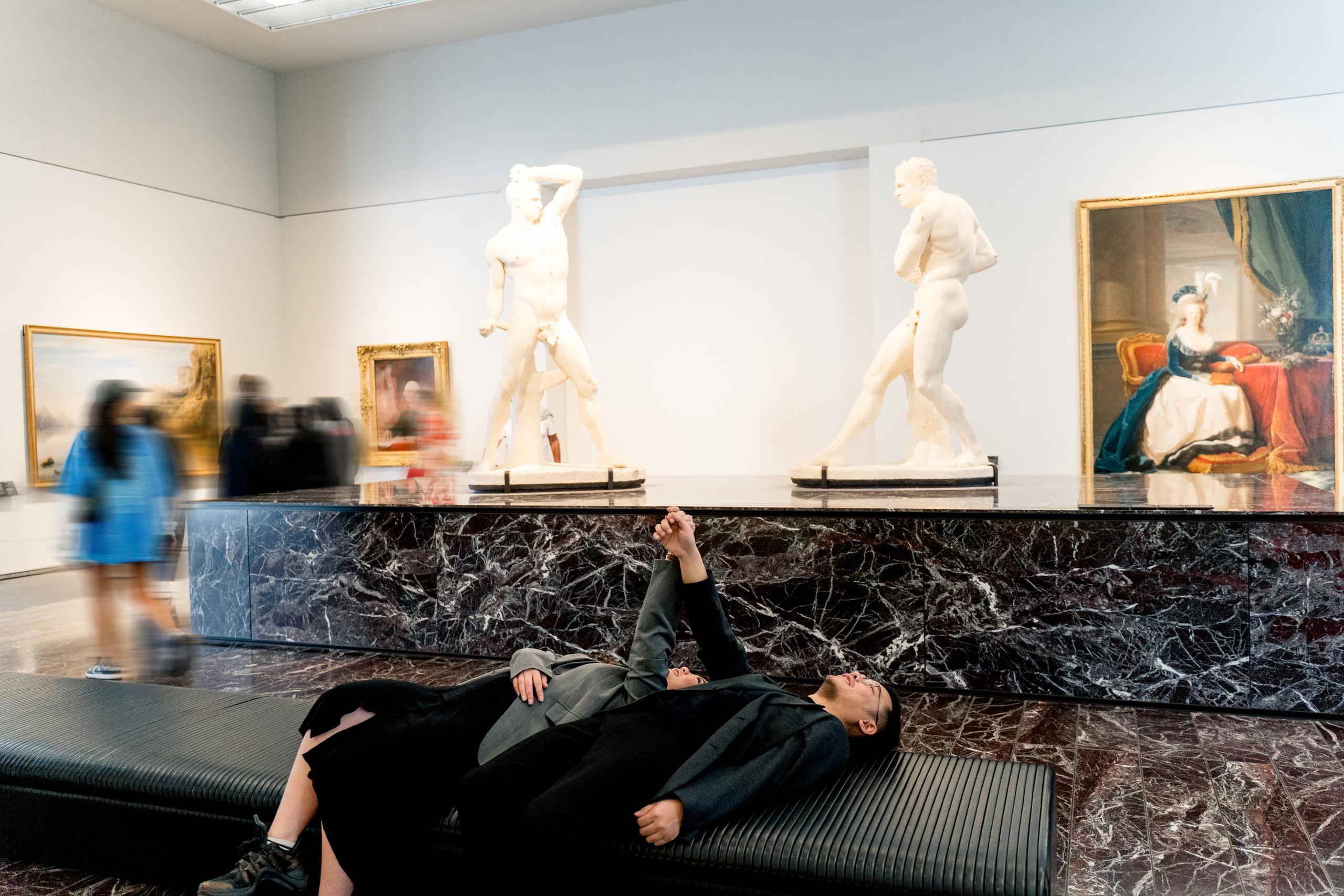 Love story Louvre Abu Dhabi. Фотограф в Абу Даби Марина