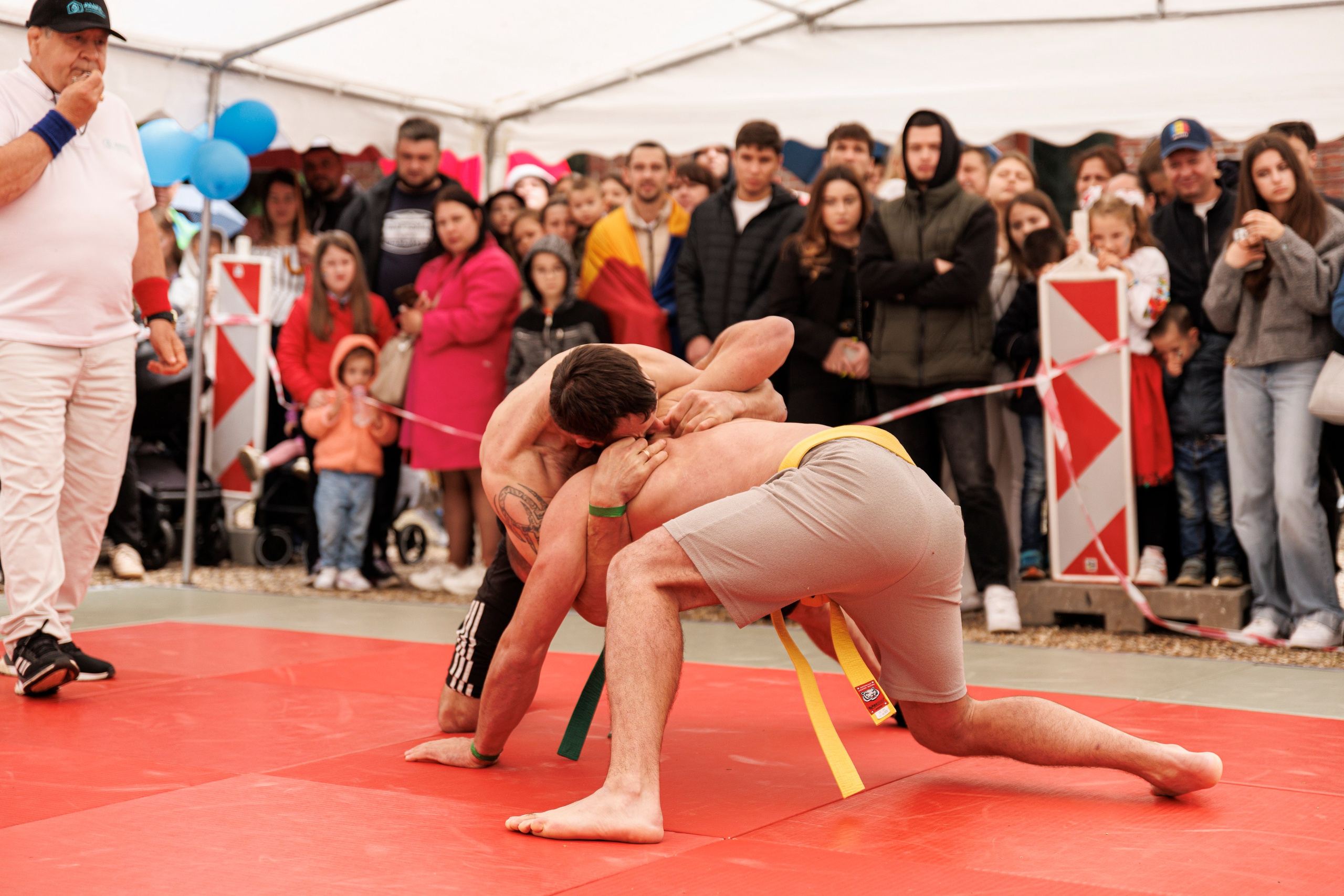 Hora Dorului 2025. Dienstleistungen