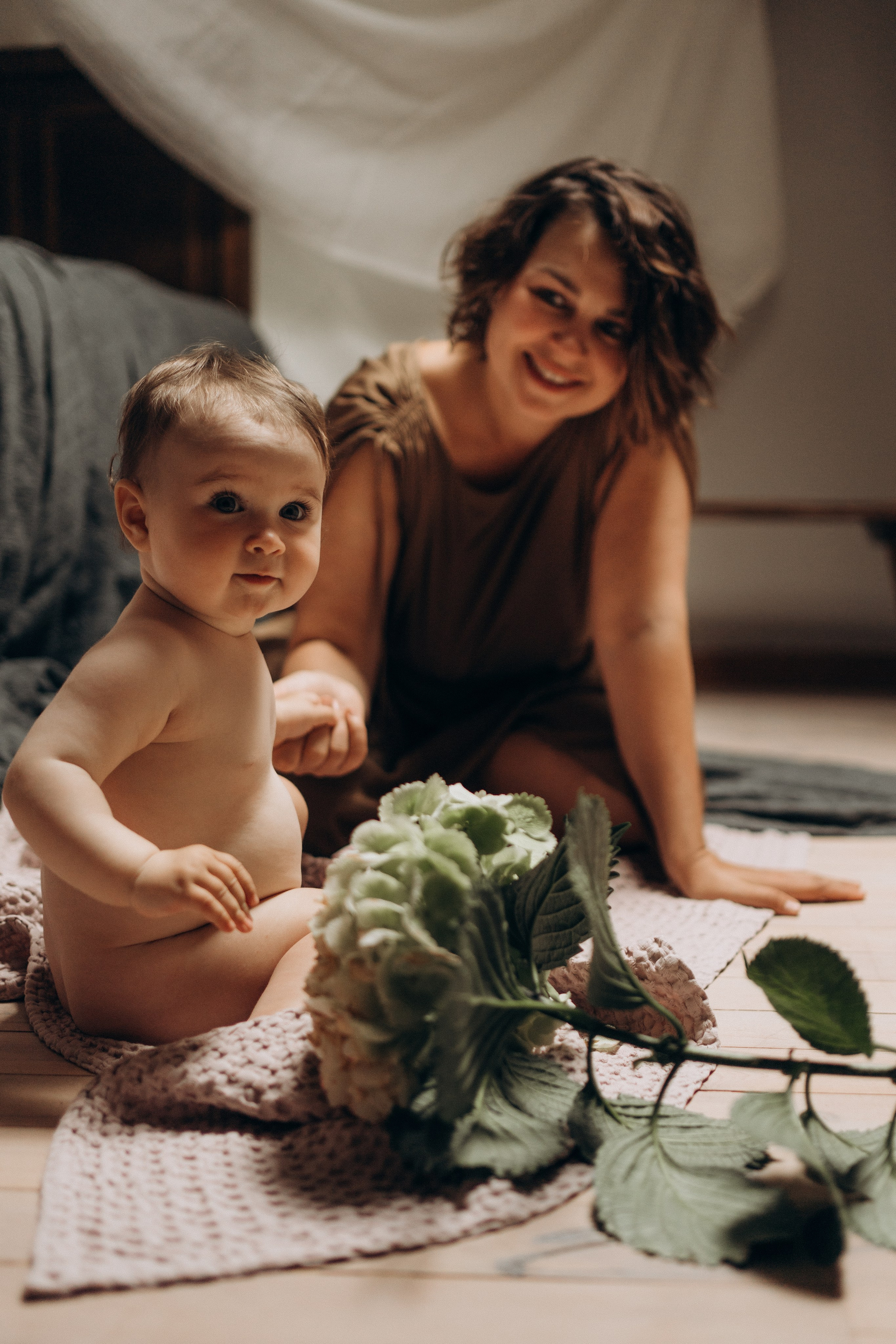 Julia & Grace. Family photographer in Helsinki, Victoria Guadagno