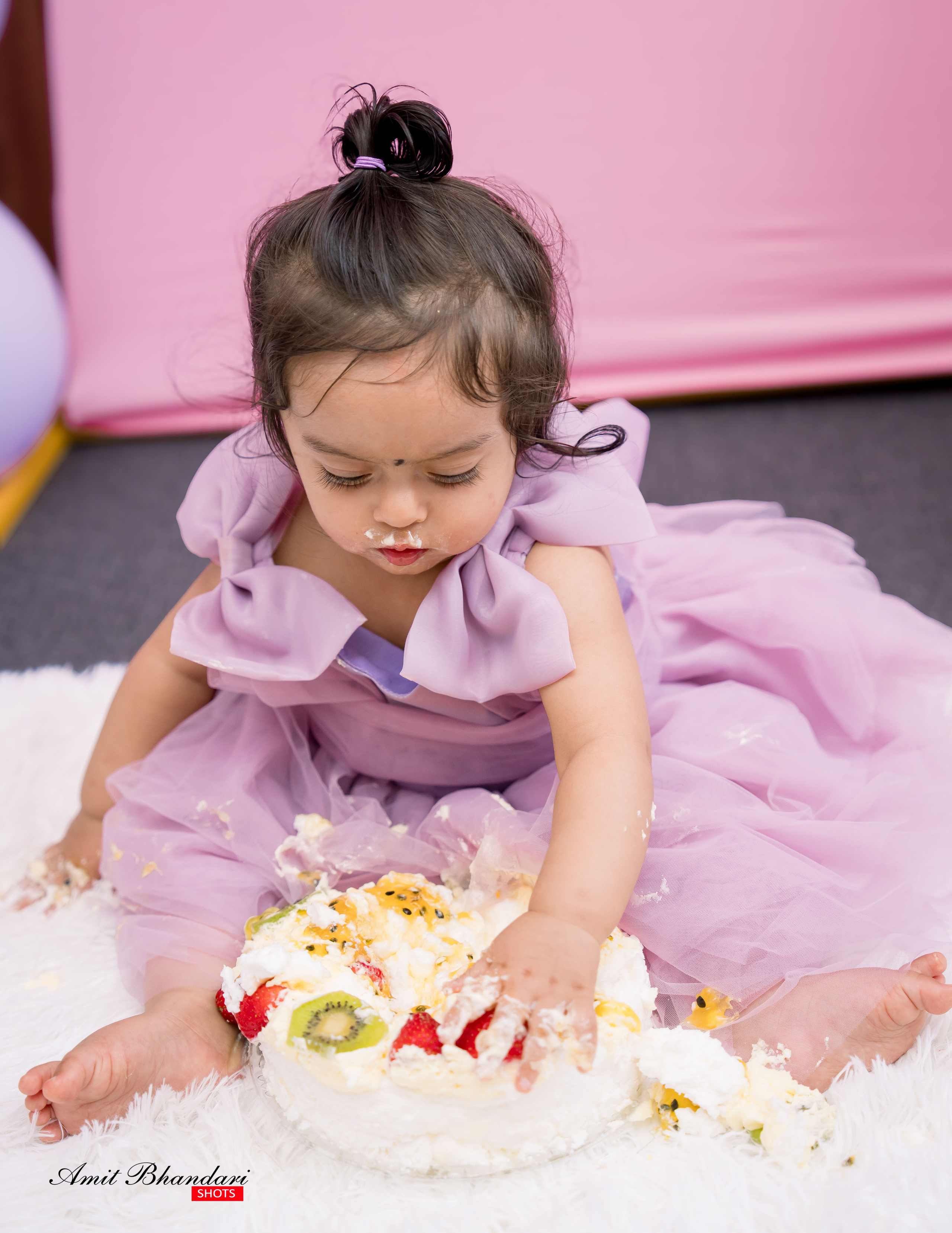 Yuhana’s Cake Smash Session. Freelance Photographer in Newcastle & Central Coast