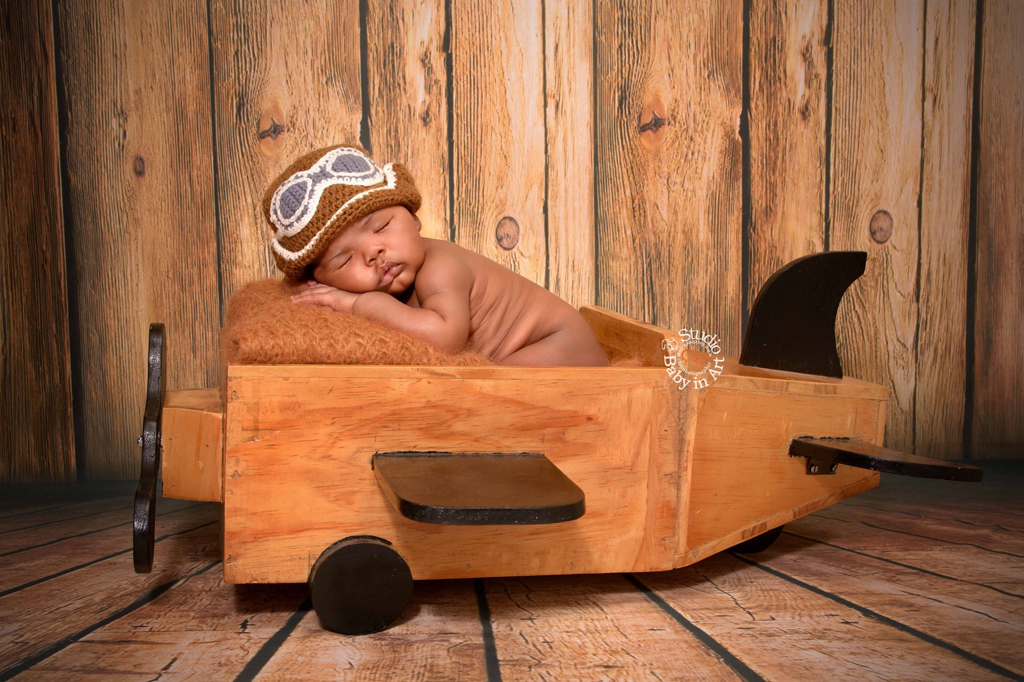 International Newborn Baby photo in Nairobi and Mombasa Kenya. Newborn, Baby, Maternity and Family Photographer Nairobi Mombasa Kenya