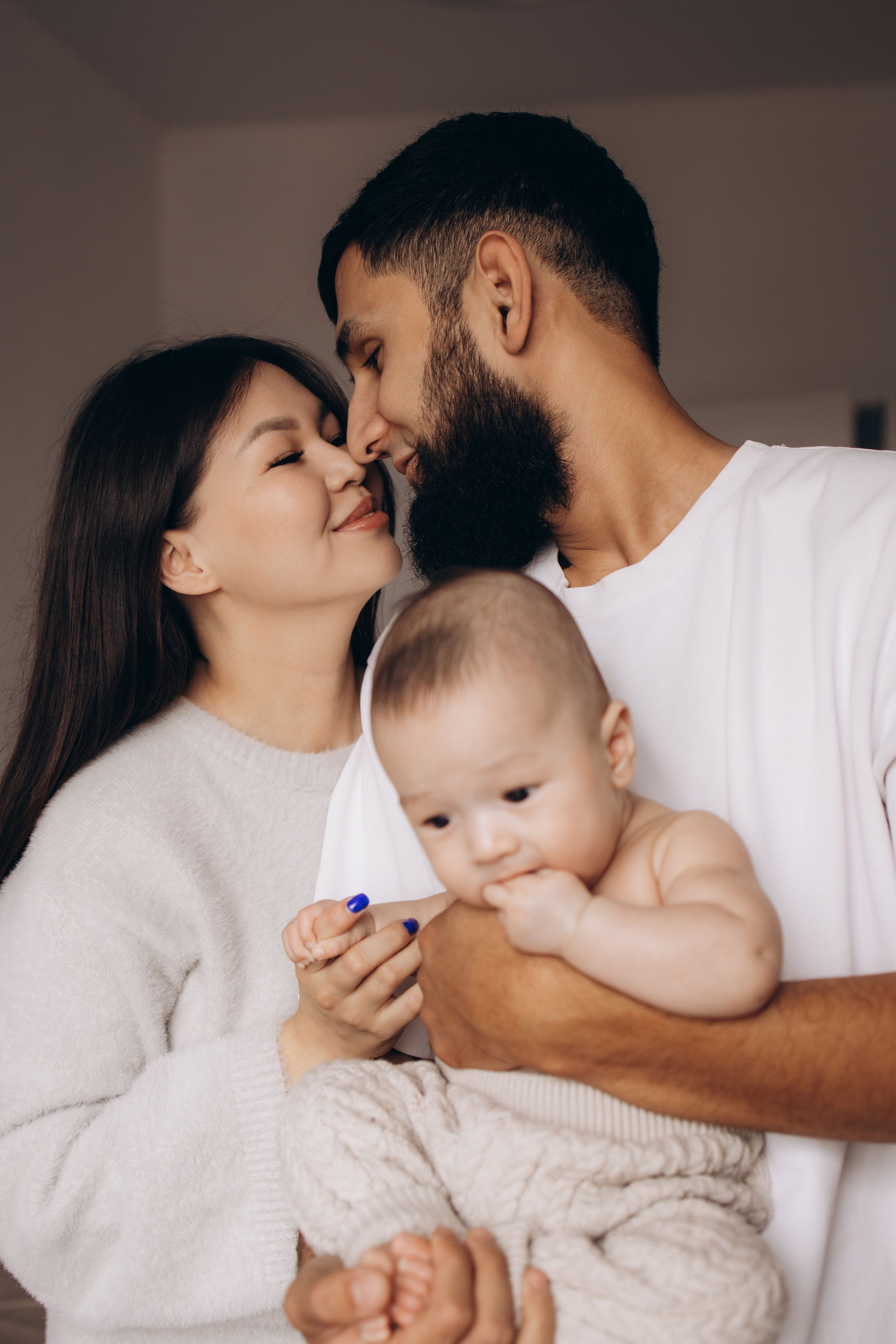 Candid family story. Birth, Family, Newborn photographer in Dubai| Eliza Baitikova