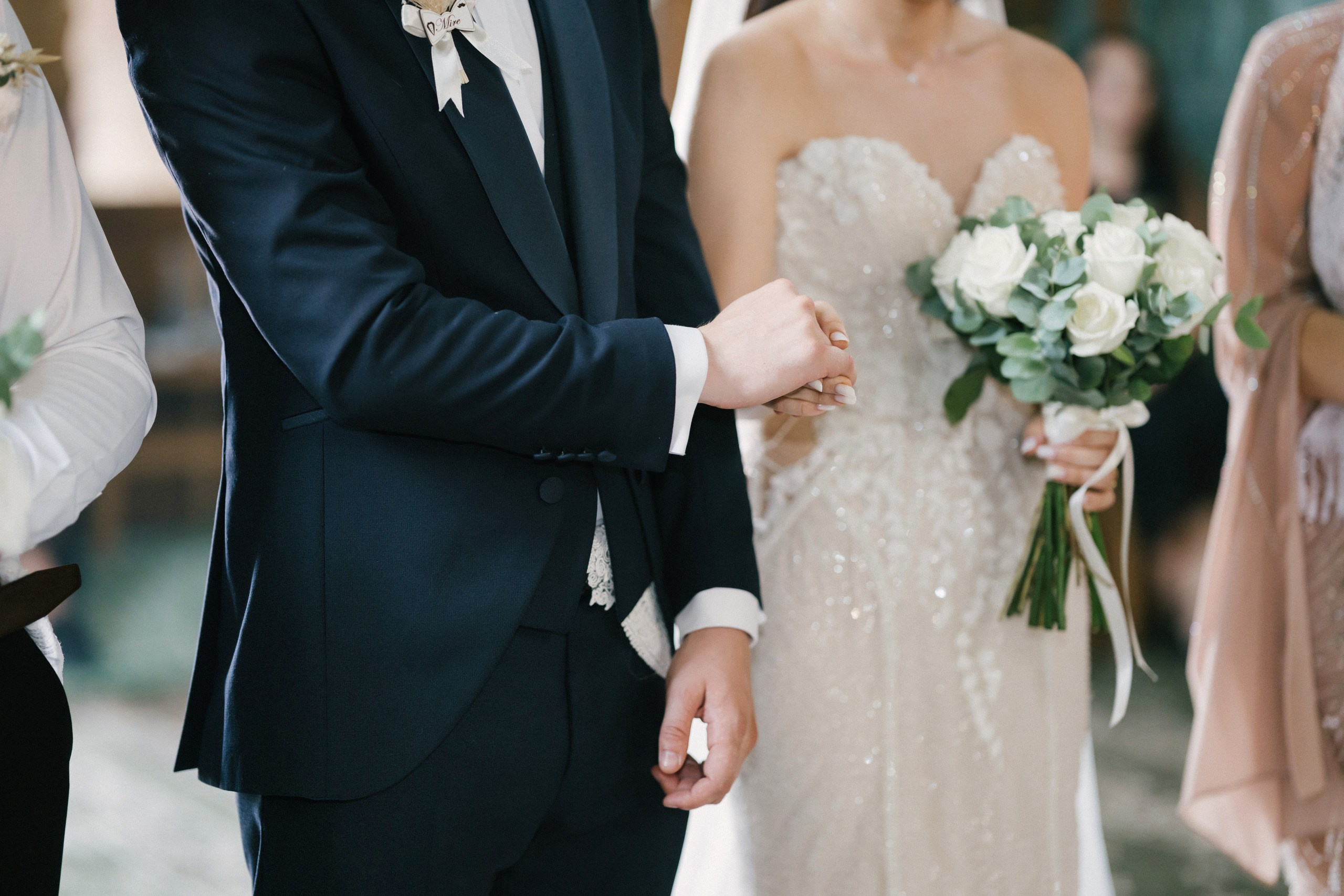 1. Mireasa Adriana în timpul pregătirilor de nuntă în Tudora Botoșani2. Costumul mirelui Ionuț fotografiat artistic în ziua nunții3. Prietenii mirelui la tradițiile de nuntă în Tudora4. Bărbieritul mirelui în cadrul obiceiurilor tradiționale de nuntă5. Fotografii de familie la biserică în ziua nunții6. Portret de familie cu mirii și copilul lor la nunta din Botoșani7. Primul dans al mirilor la Mariage Dor Baisa Botoșani8. Decor elegant de nuntă la Mariage Dor Baisa9. Emoții și tradiții la nunta din Tudora județul Botoșani10. Fotograf profesionist de nuntă în Botoșani surprinzând momente autentice - otograf-nunta-botosanifotograf-evenimente-botosanifotograf-profesionist-botosanifotograf-nunta-tudoranunta-tudora-botosanisedinta-foto-nunta-botosanipoze-nunta-botosanifotografii-nunta-tudorafotograf-cununie-religioasa-botosanibiserica-sfintii-imparati-constantin-si-elena-tudoramariage-dor-baisa-botosanirestaurant-nunta-botosanidansul-mirilor-mariage-dorpregatiri-mire-botosanipregatiri-mireasa-botosanitraditii-nunta-moldovaobiceiuri-nunta-tudorafotograf-familie-nunta-botosaniportret-miri-botosanigalerie-foto-nunta-botosanialbum-foto-nunta-botosaninunta-eleganta-botosaninunta-cu-traditii-botosanifotograf-premium-nunta-botosaniservicii-foto-video-botosanipoveste-de-nunta-botosanifotograf-documentar-nuntafotograf-natural-emotionalmiri-ionut-si-adriananunta-autentica-tudora -otograf-nunta-botosanifotograf-nunta-tudoranunta-tudora-botosanifotograf-evenimente-botosanifotograf-profesionist-botosaniservicii-foto-video-botosanigalerie-foto-nunta-botosanialbum-foto-nunta-botosani - nunta-autentica-botosaninunta-cu-traditii-botosanipoveste-de-nunta-botosanifotografii-emotionante-nuntamomente-autentice-nuntafotografie-documentara-nuntafotograf-natural-nunta- pregatiri-miri-tudorabiserica-tudora-botosanicununie-religioasa-tudoramariage-dor-baisa-botosanipetrecere-nunta-botosanivalsul-mirilor-botosani - alino-foto-studio-botosaniionut-si-adriana-nunta-tudorafotograf-alin-chirila-botosani