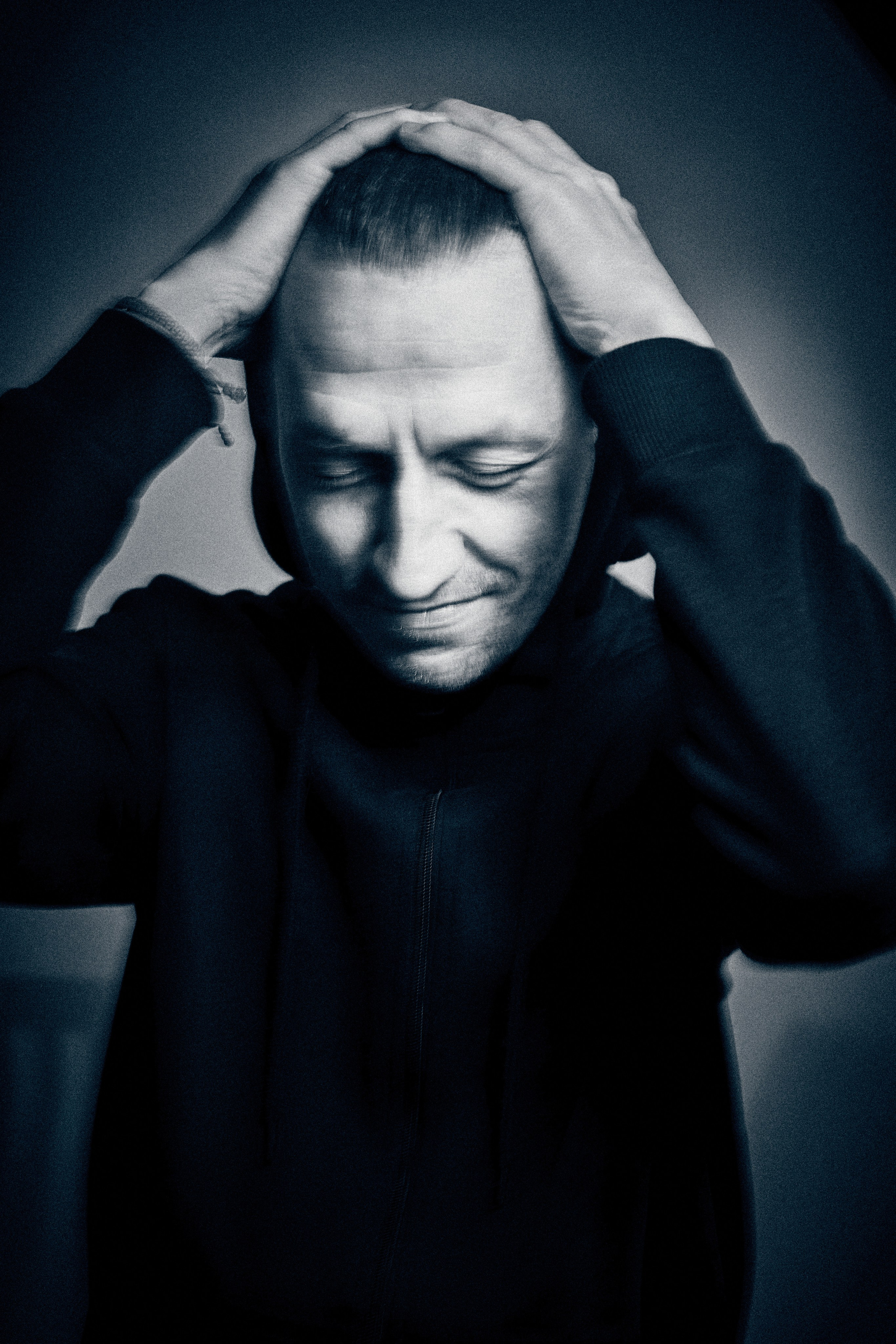 Męski portret psychologiczny - Mieszko V „Długonosy” - Fotograf portretowy w Warszawie Andriej Szypiłow