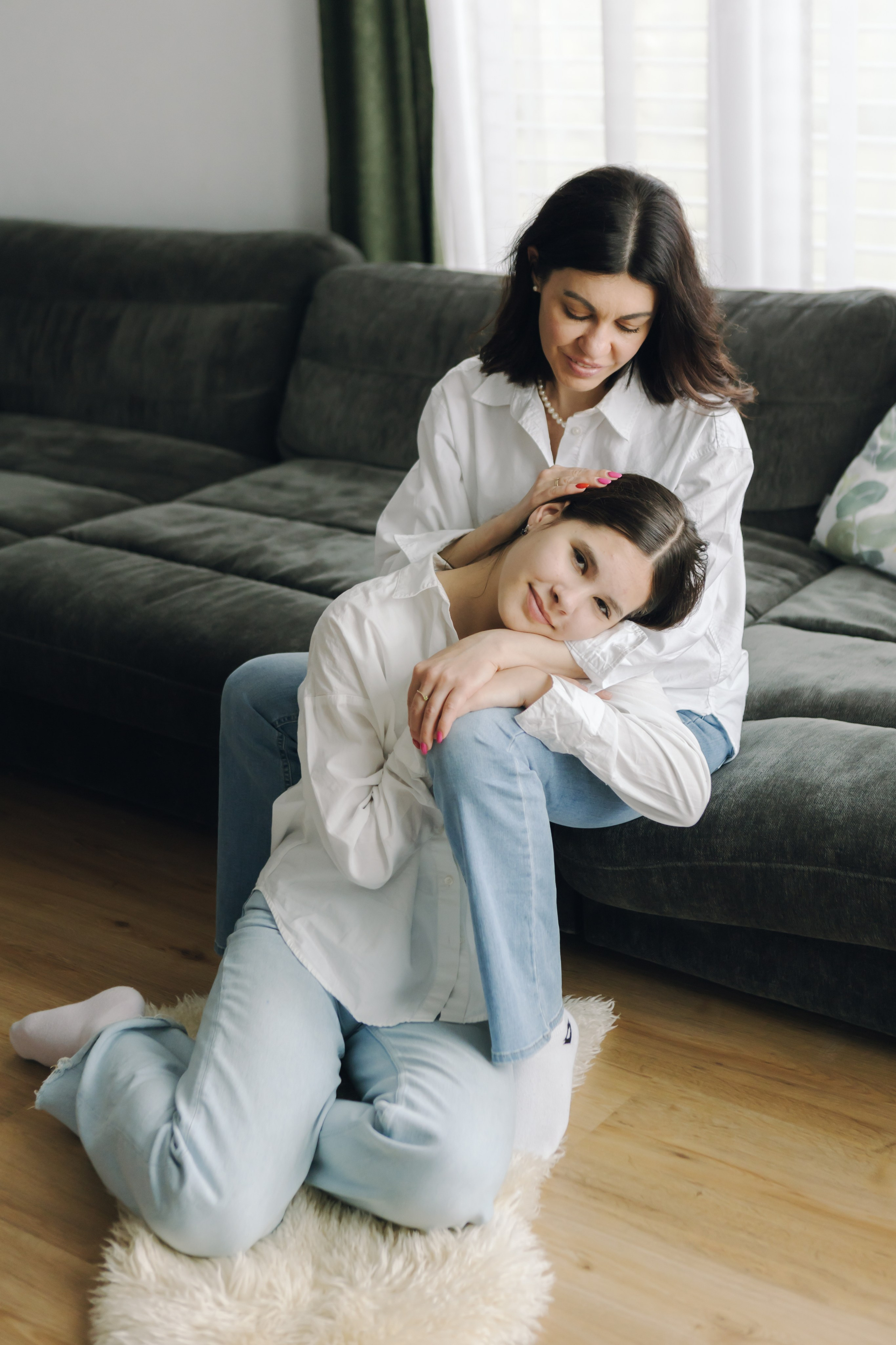 Familienfotografie Lindenberg, Familienfotograf Allgäu, Familien Fotoshooting Bayern, Kinder und Eltern Fotoshooting Lindenberg, Familienportraits Allgäu, Professionelle Familienfotografie Bayern, Familienfotos draußen Lindenberg, Familienbilder drinnen Allgäu, Outdoor Familienfotos Bayern, Familienshooting Lindenberg