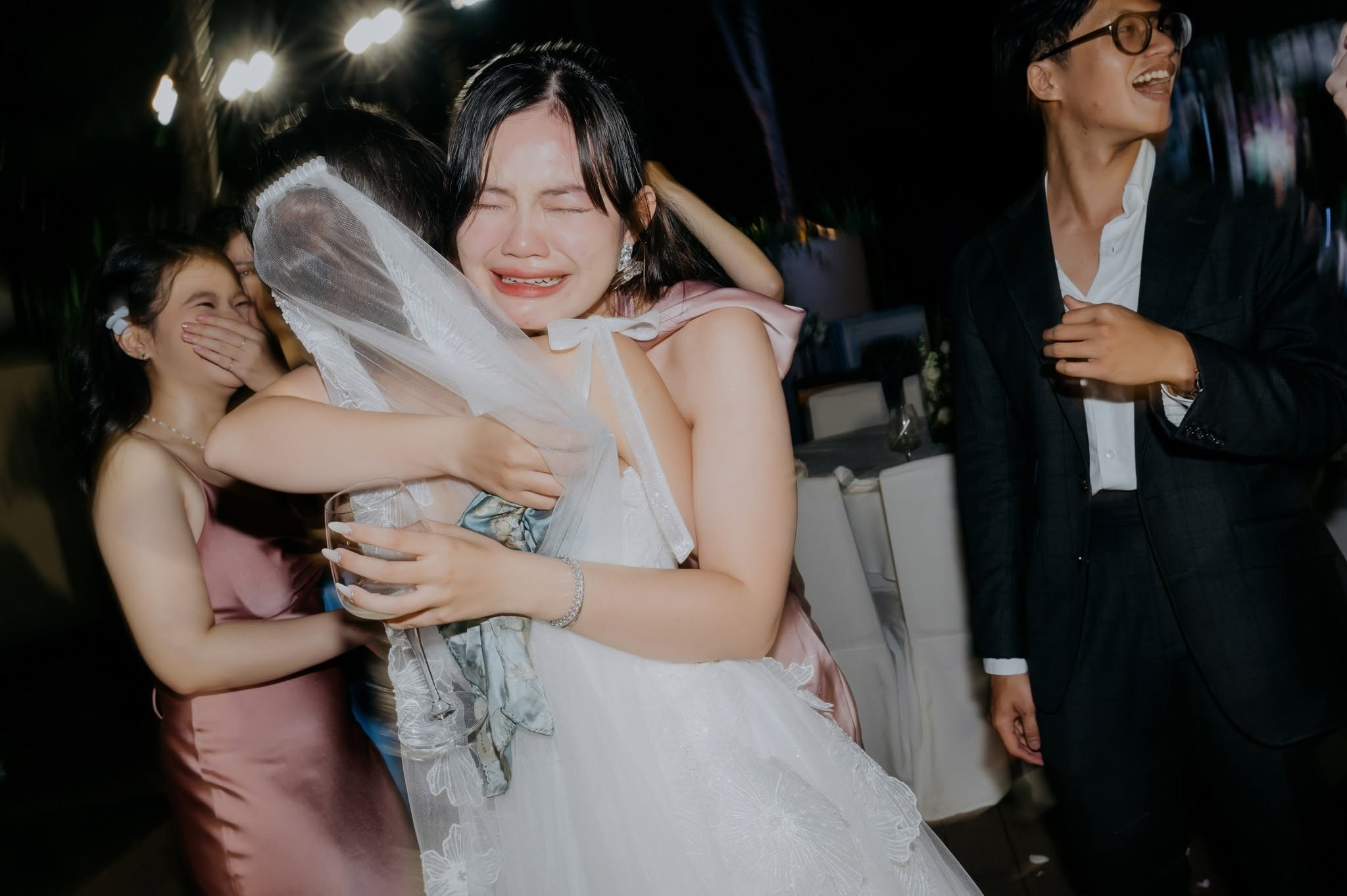 𝐊𝐞𝐥𝐥𝐢𝐞 & 𝐍𝐢𝐤𝐥𝐚𝐬 / Destination Wedding. Saigon Wedding Present | Art Beyond Moments
