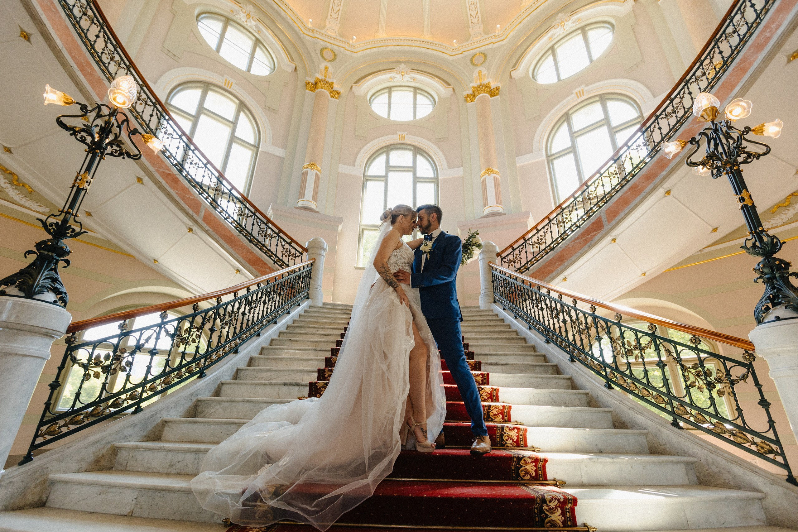 Свадебная фотосессия в Музее Искусств и Альберта Муйже. Евгений Тимофеев | Свадебный и контент-фотограф и видеограф в Риге