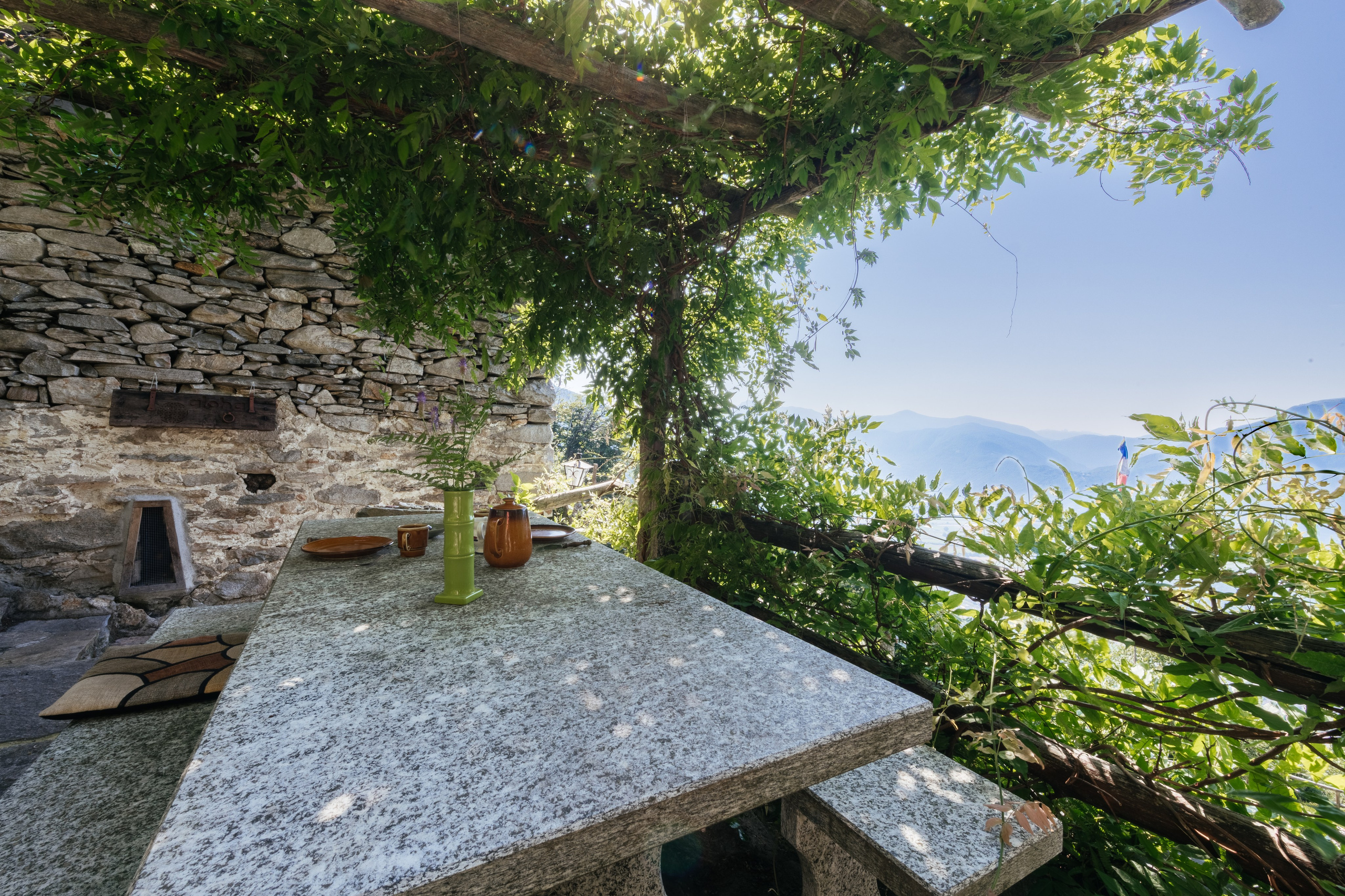 Rustico, VAL RESA, TICINO. Hallo! Ich bin Elena und arbeite als Immobilienfotografin