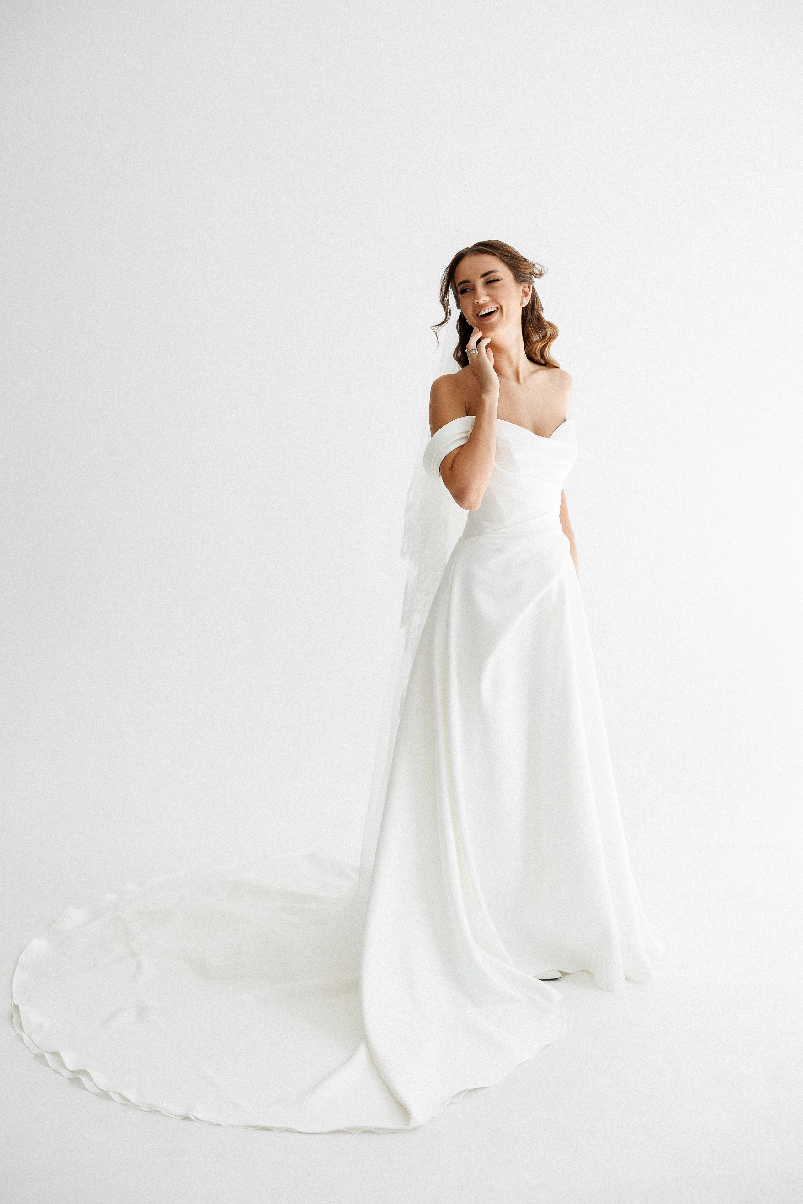 Eugen & Livia — Grand Elysee — Wedding Day. Servicii Foto și Video 067188353