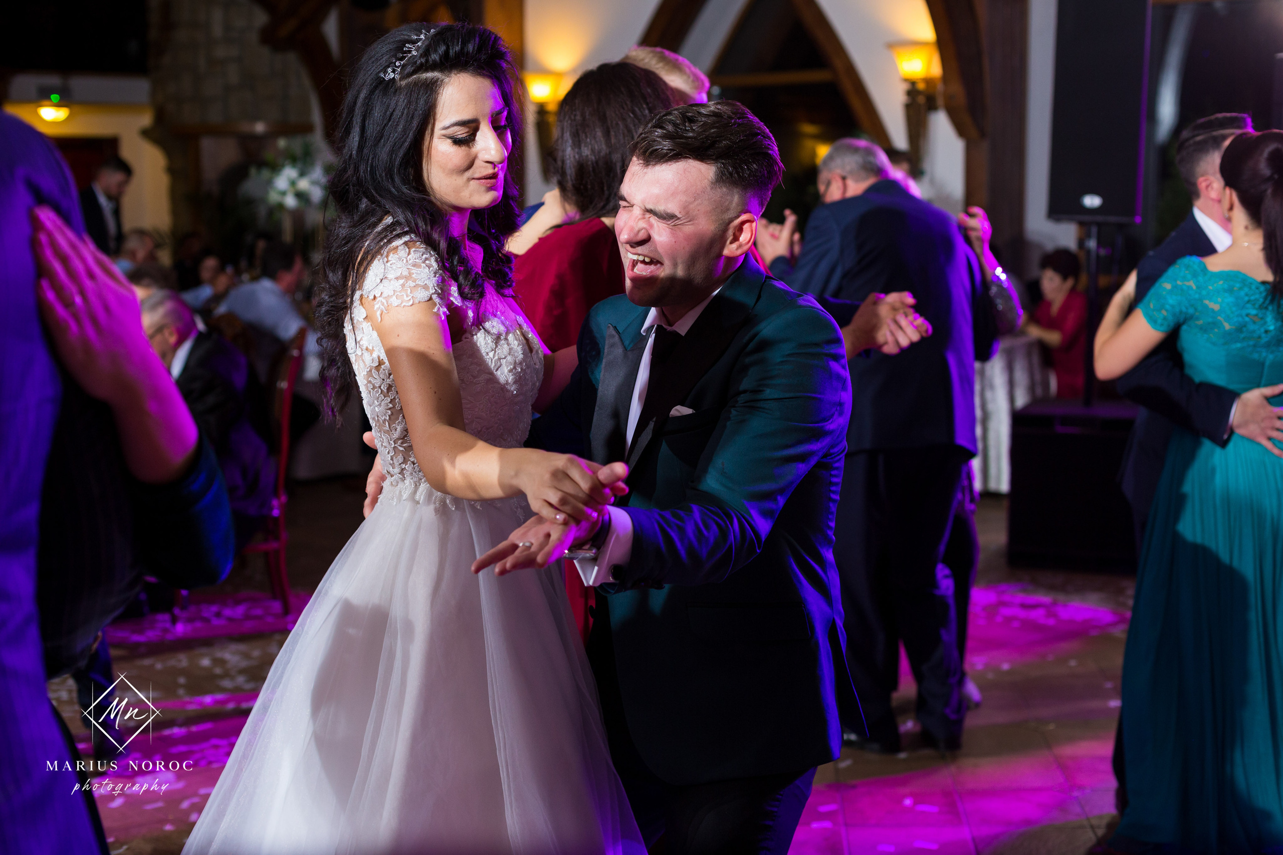 Elena & Petrisor | Hotel Restaurant La Castel Iasi