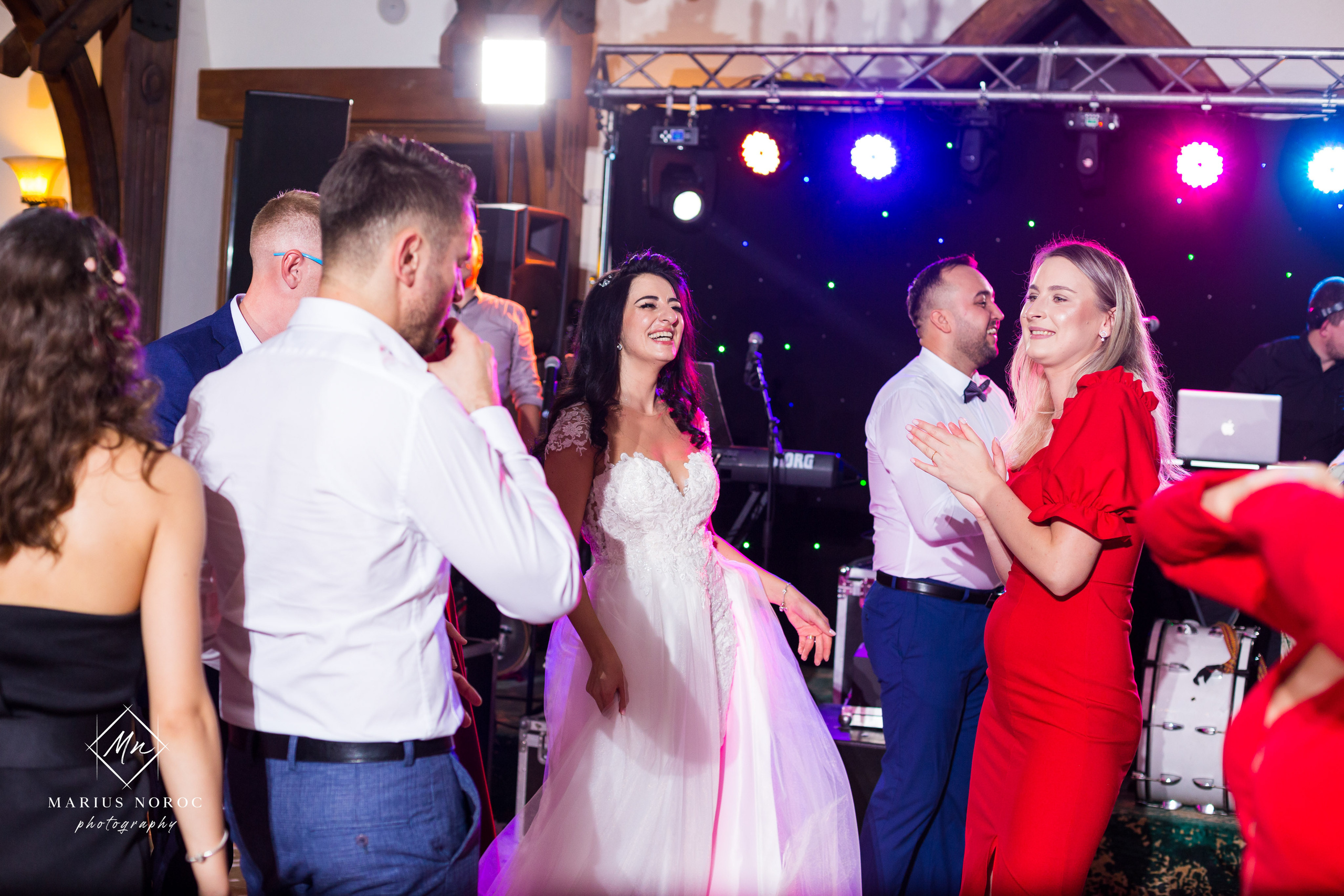 Elena & Petrisor | Hotel Restaurant La Castel Iasi