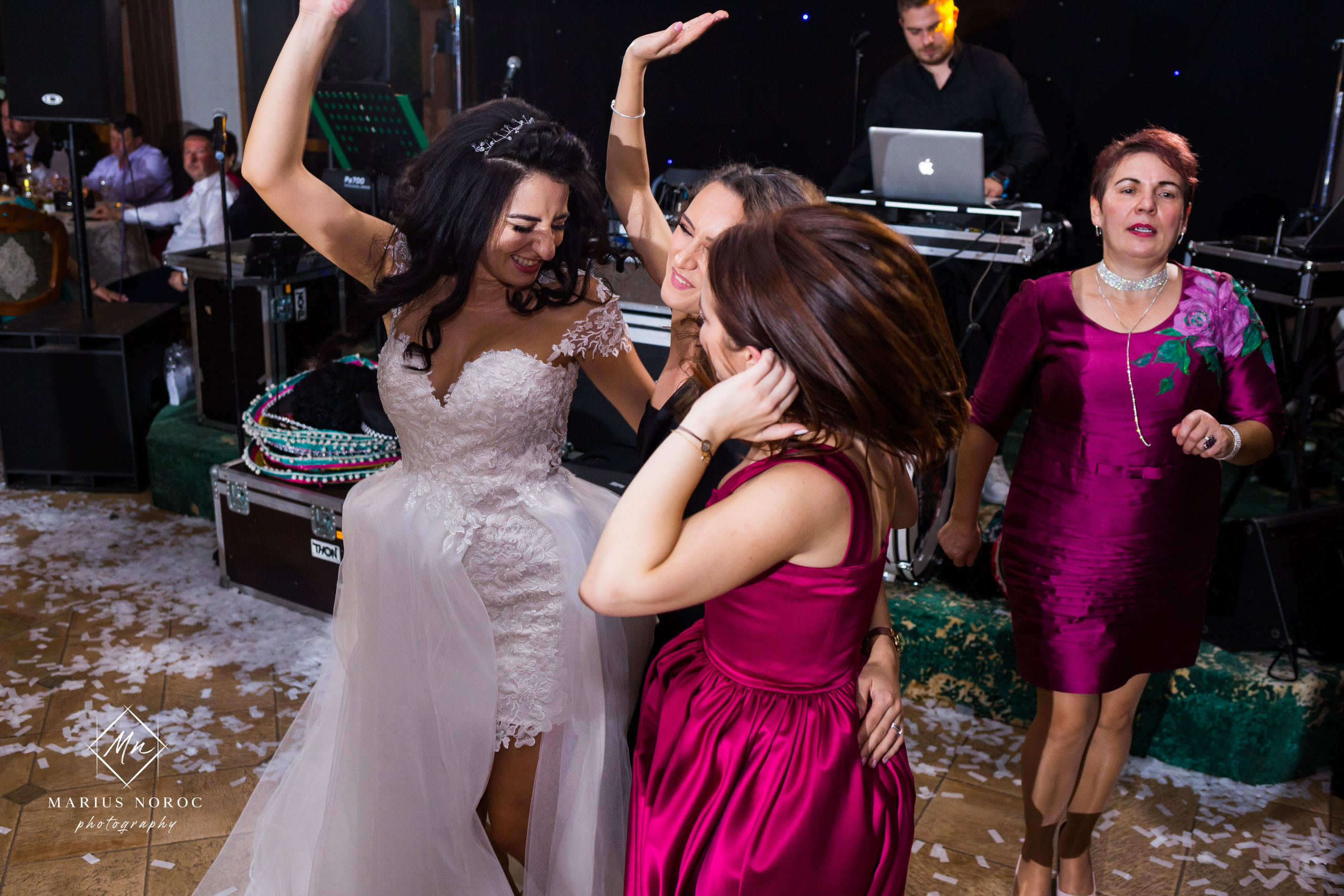 Elena & Petrisor | Hotel Restaurant La Castel Iasi