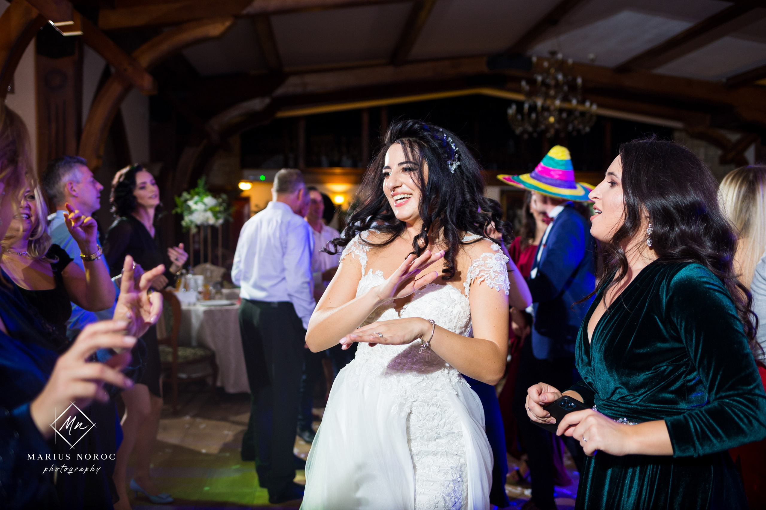 Elena & Petrisor | Hotel Restaurant La Castel Iasi