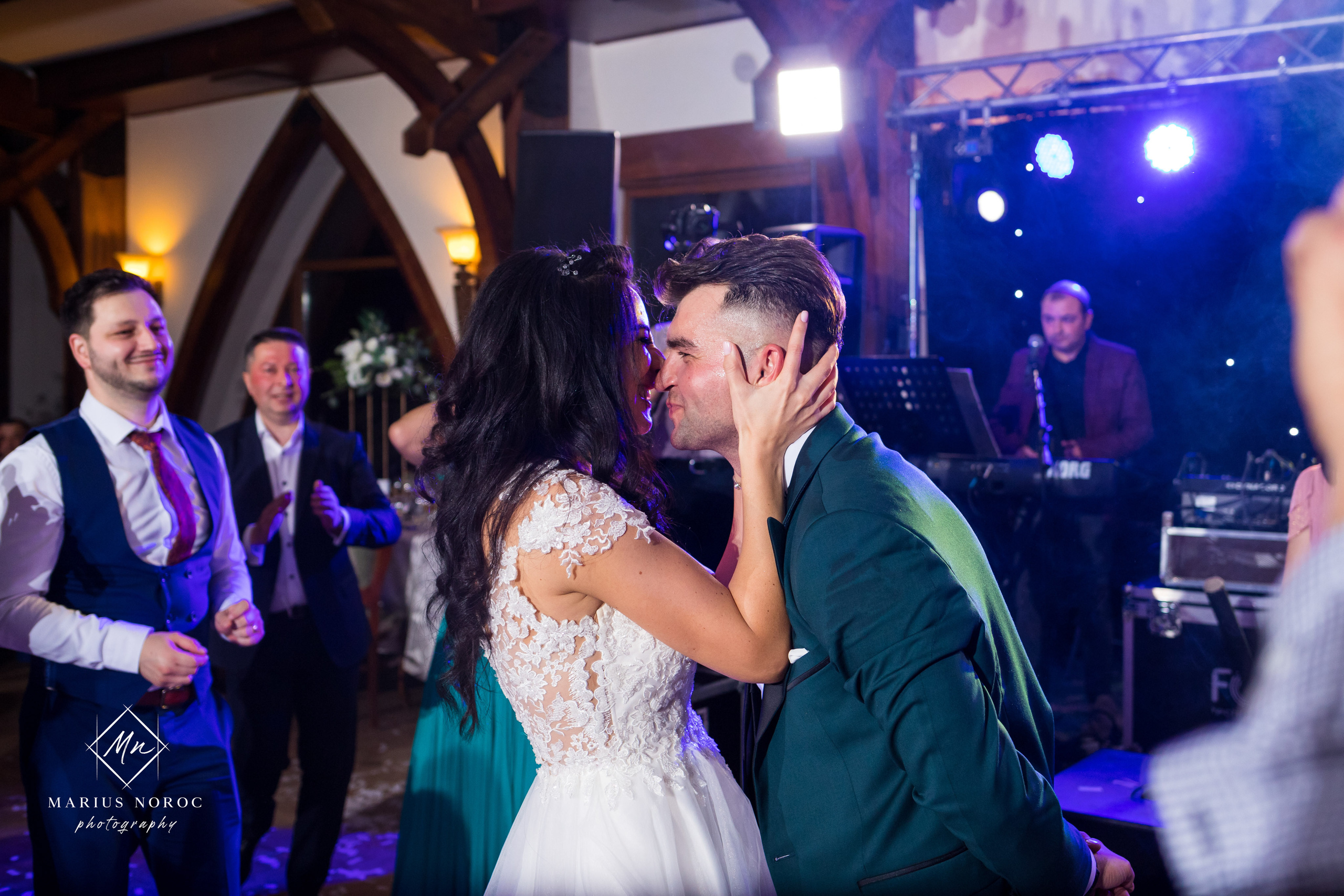 Elena & Petrisor | Hotel Restaurant La Castel Iasi