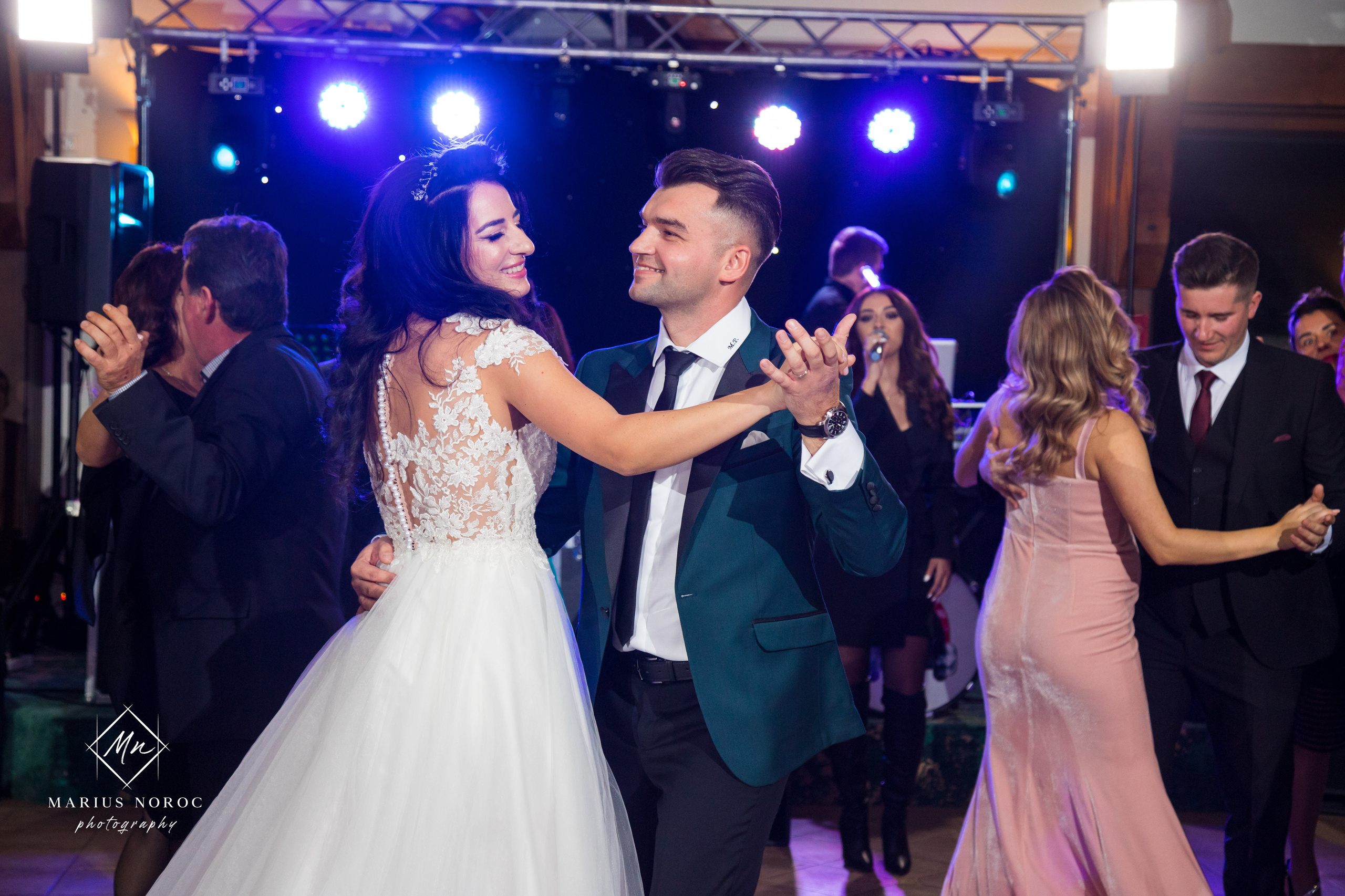 Elena & Petrisor | Hotel Restaurant La Castel Iasi