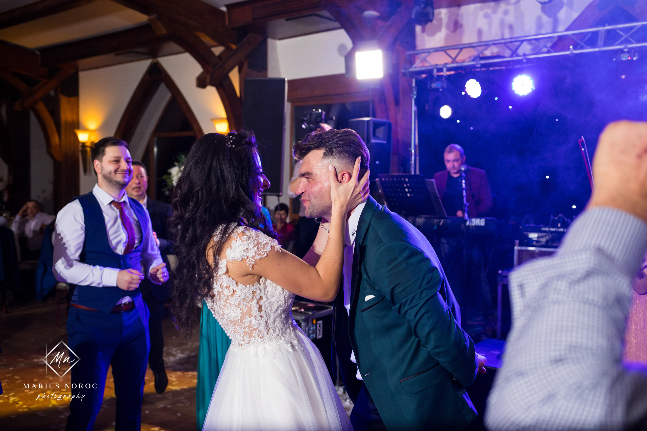 Elena & Petrisor | Hotel Restaurant La Castel Iasi