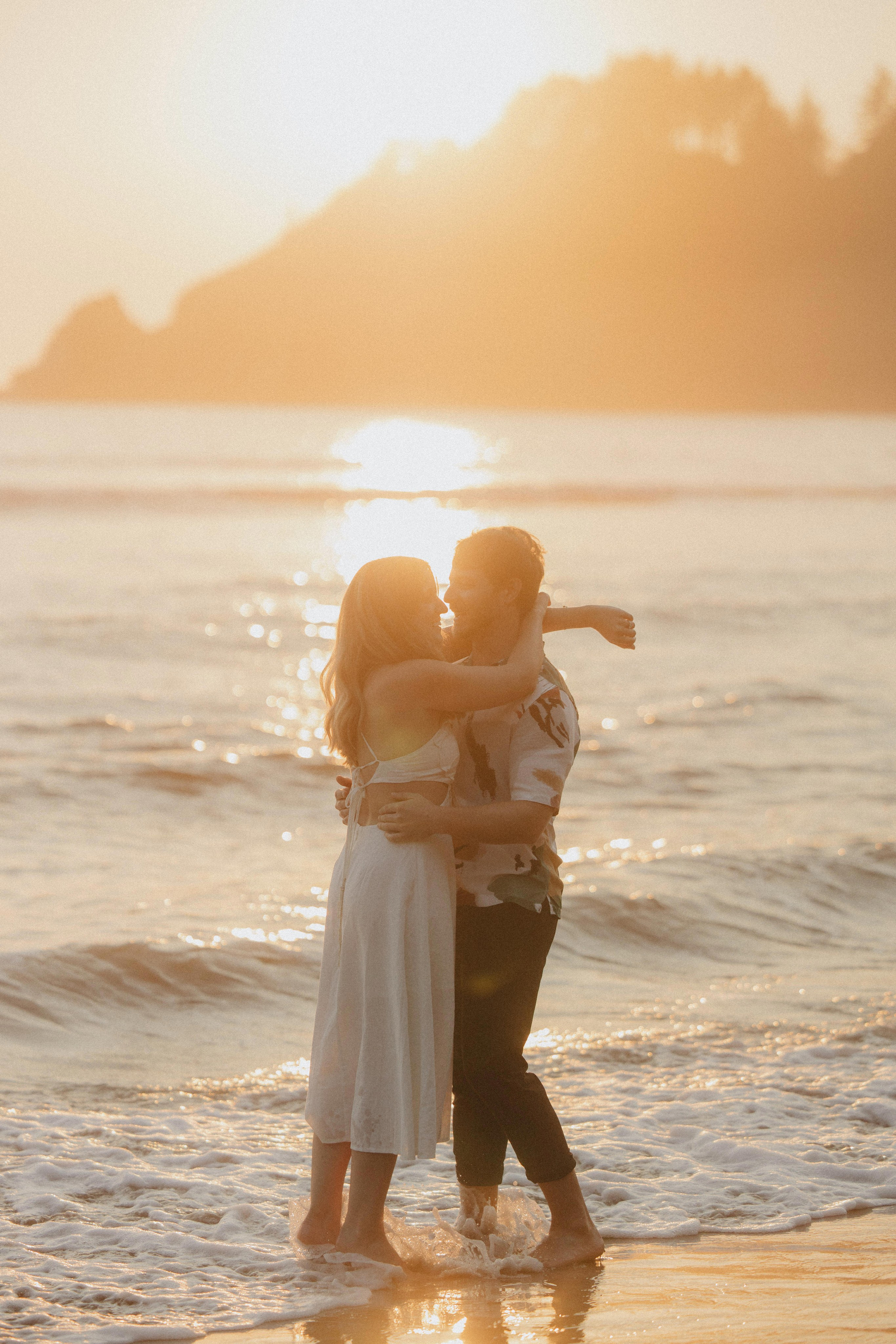 Engagement Photography at Cannon Beach | Jessie & Isaac's Session by Georgy Shishkin | Capturing Moments in Portland, Seattle, Bend & Oregon. Capturing Love in the Heart of the Pacific Northwes