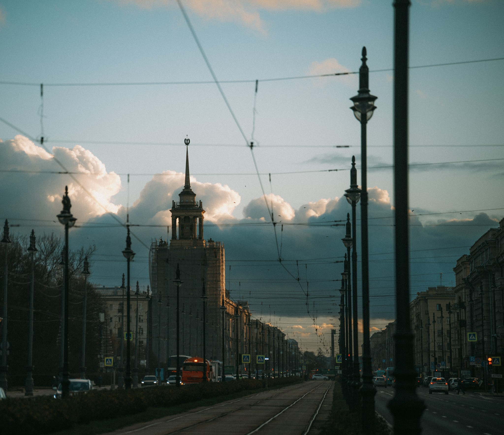 2025. Стрит-фотография, полная абсурда, идиотизма и красоты