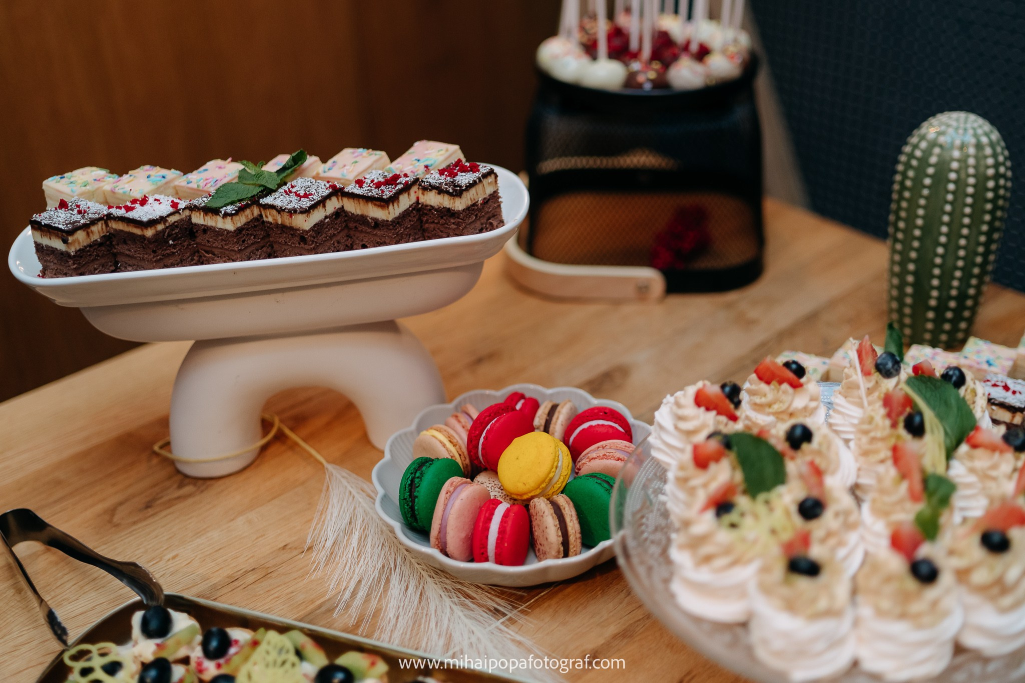 Fotograf de botez în Bucuresti| Mihai Popa Fotograf. Fotograf Nuntă & Botez București - Mihai Popa | Dincolo de oameni, imortalizez emoții!