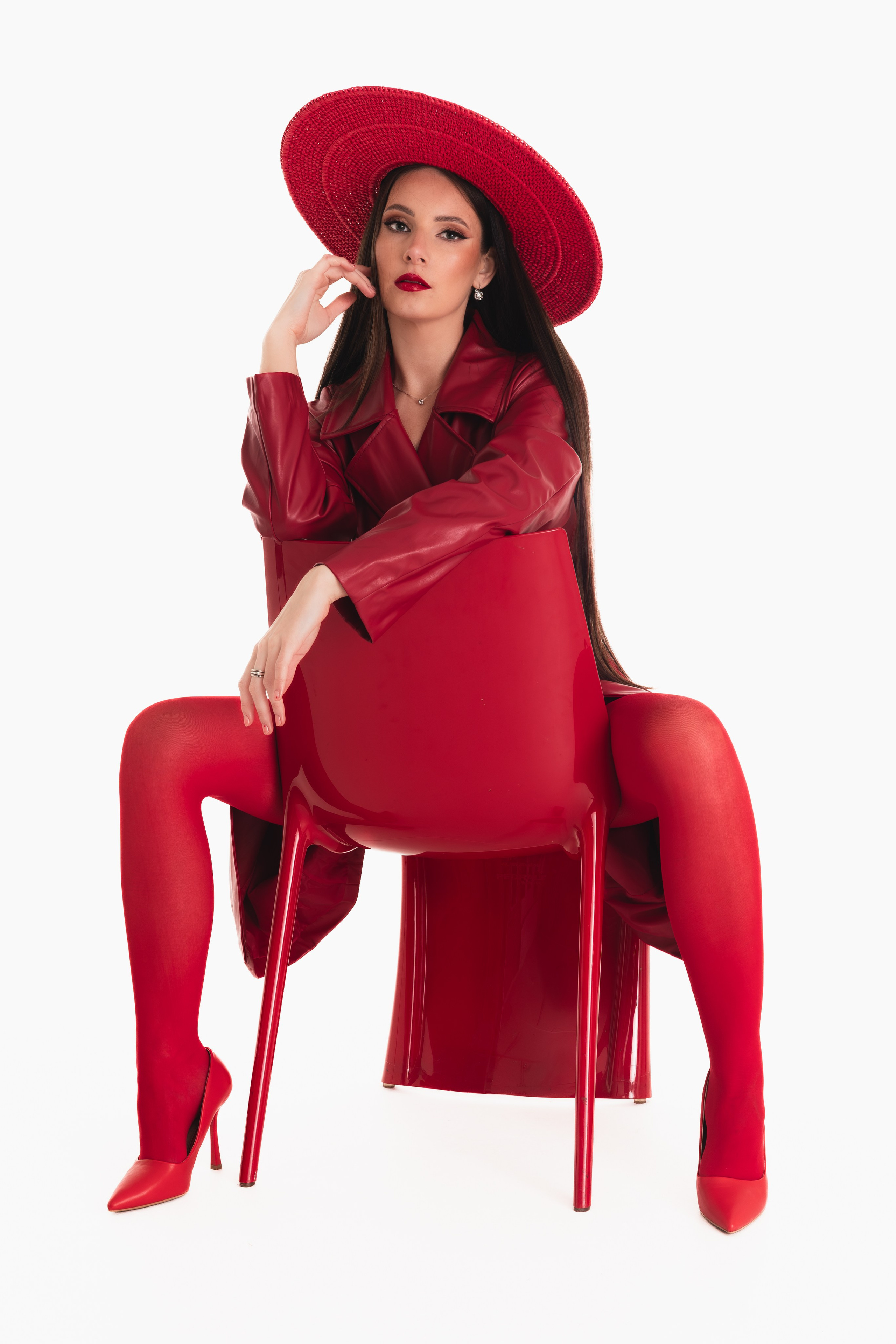 Portretu fotosesijas sievietēm. Portretu fotosesija Rīgā| Biznesa portretu foto | Korporatīvās un darbinieku fotosesijas | Pasākumu fotogrāfs | Produktu fotogrāfs