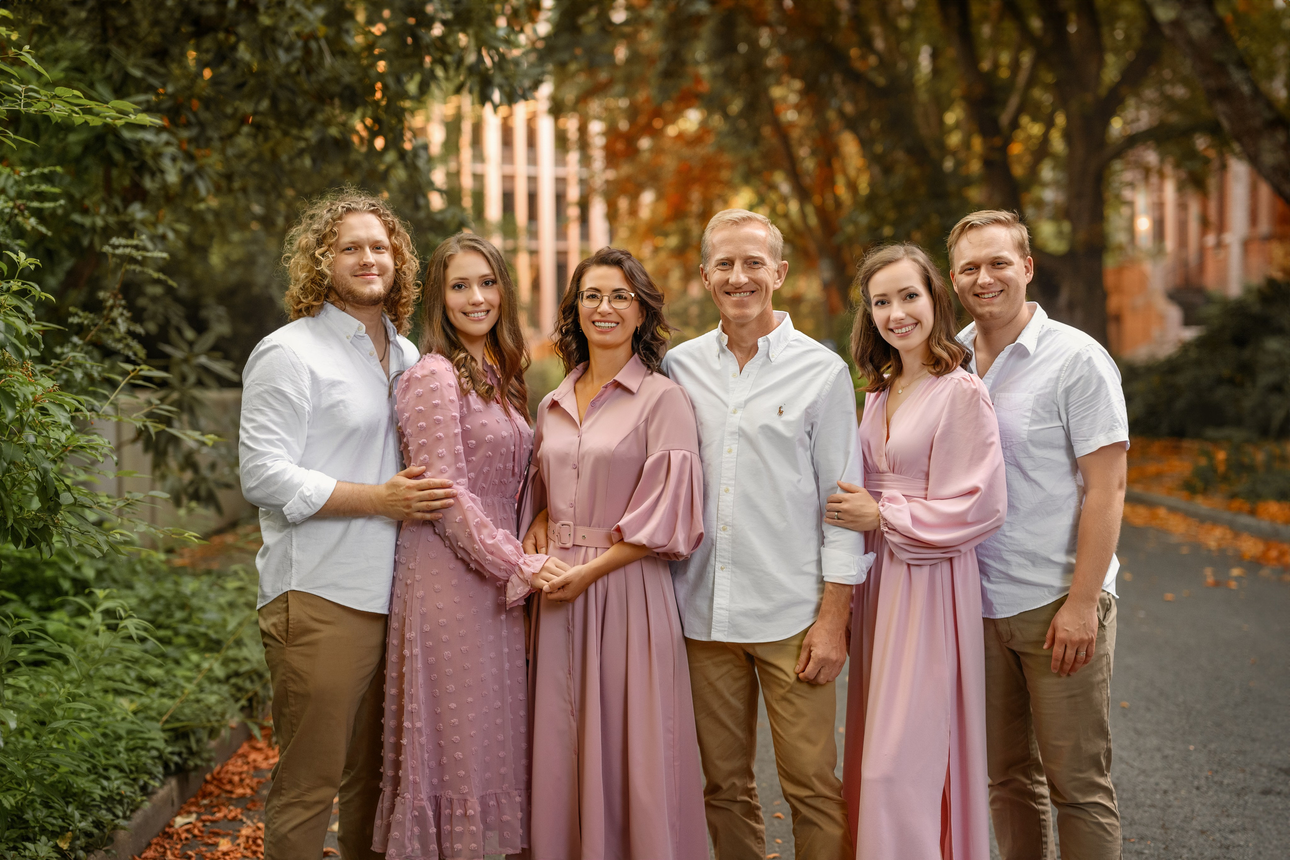 Family of Karina. Wedding & family photography in Seattle area. Helen Michelle photographer