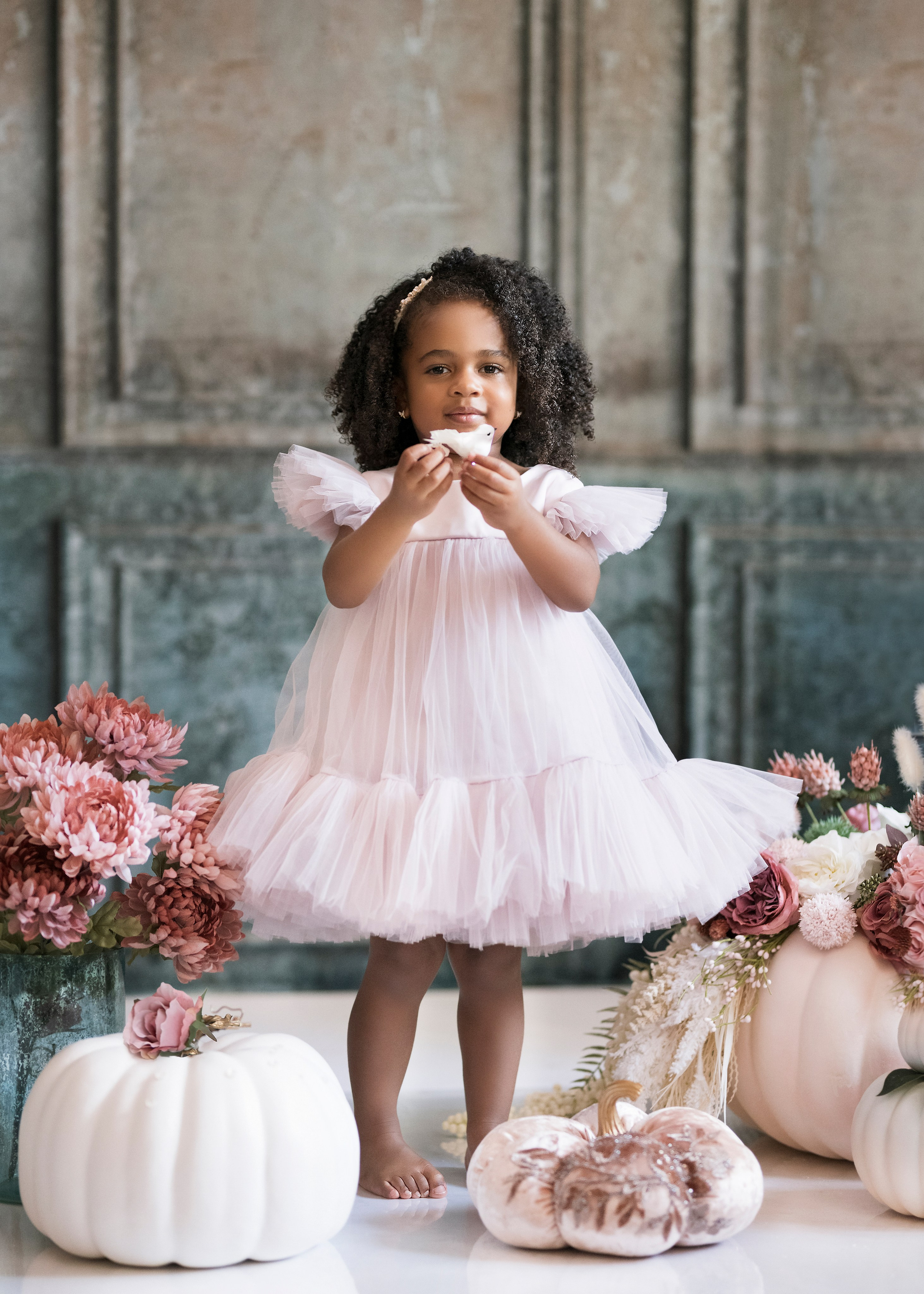 White Pumpkin. Portrait, kids and family photographer in Wesley Chapel Alina Alice Osipova