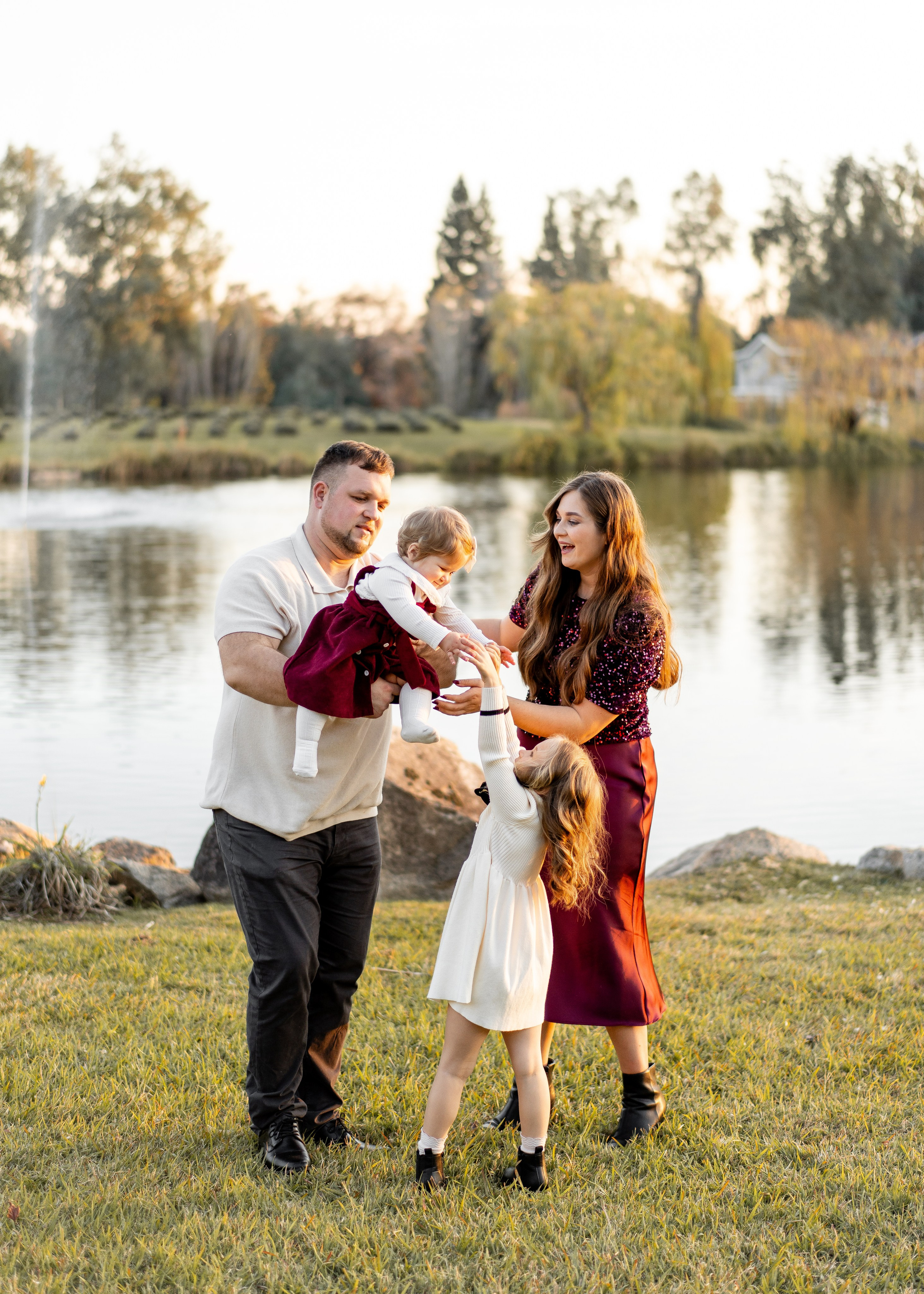 Klyushin family. Family photographer in Sacramento | Sofia Pavenko