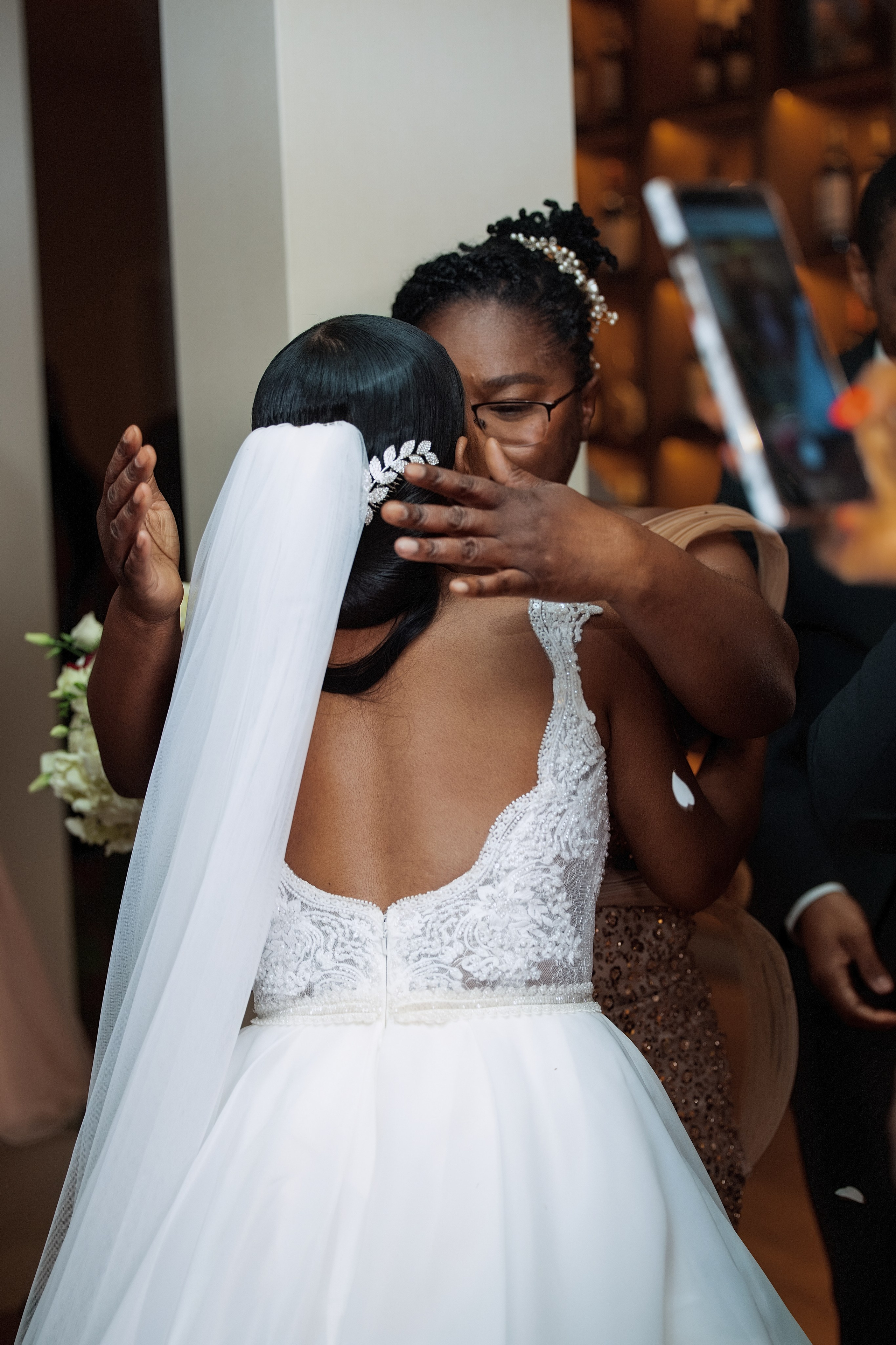 Nawik e Ethson. Fazemos o seu casamento ser lembrado por gerações